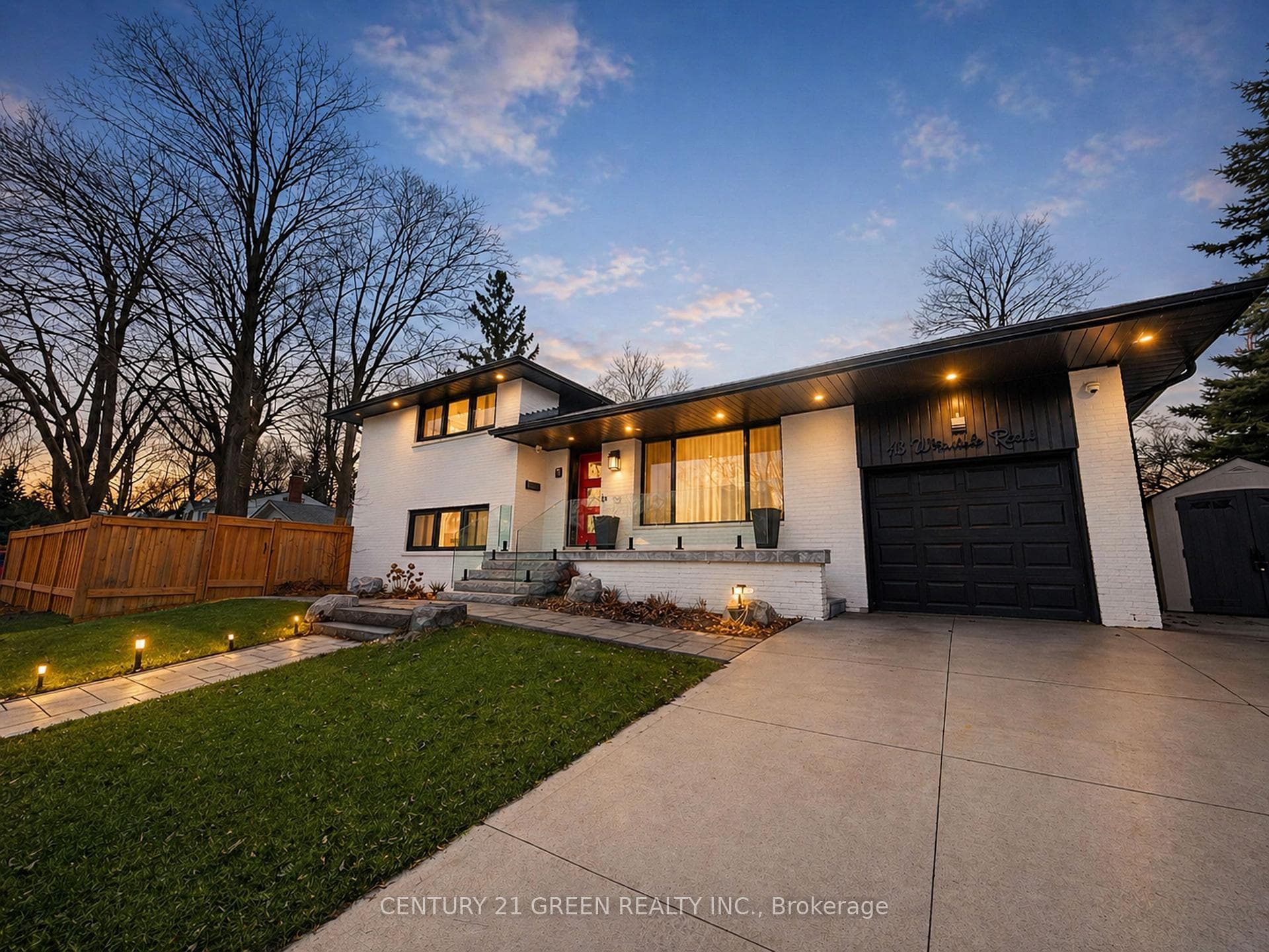 18 Winsdale Road, Etobicoke (Islington / Rexdale), ON M9C 2W8 - Photo 1