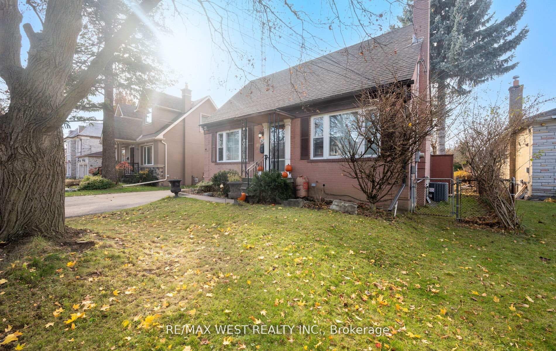 57 Westglen Crescent, Etobicoke (Islington / Rexdale), ON M9B 4R2 - Photo 1