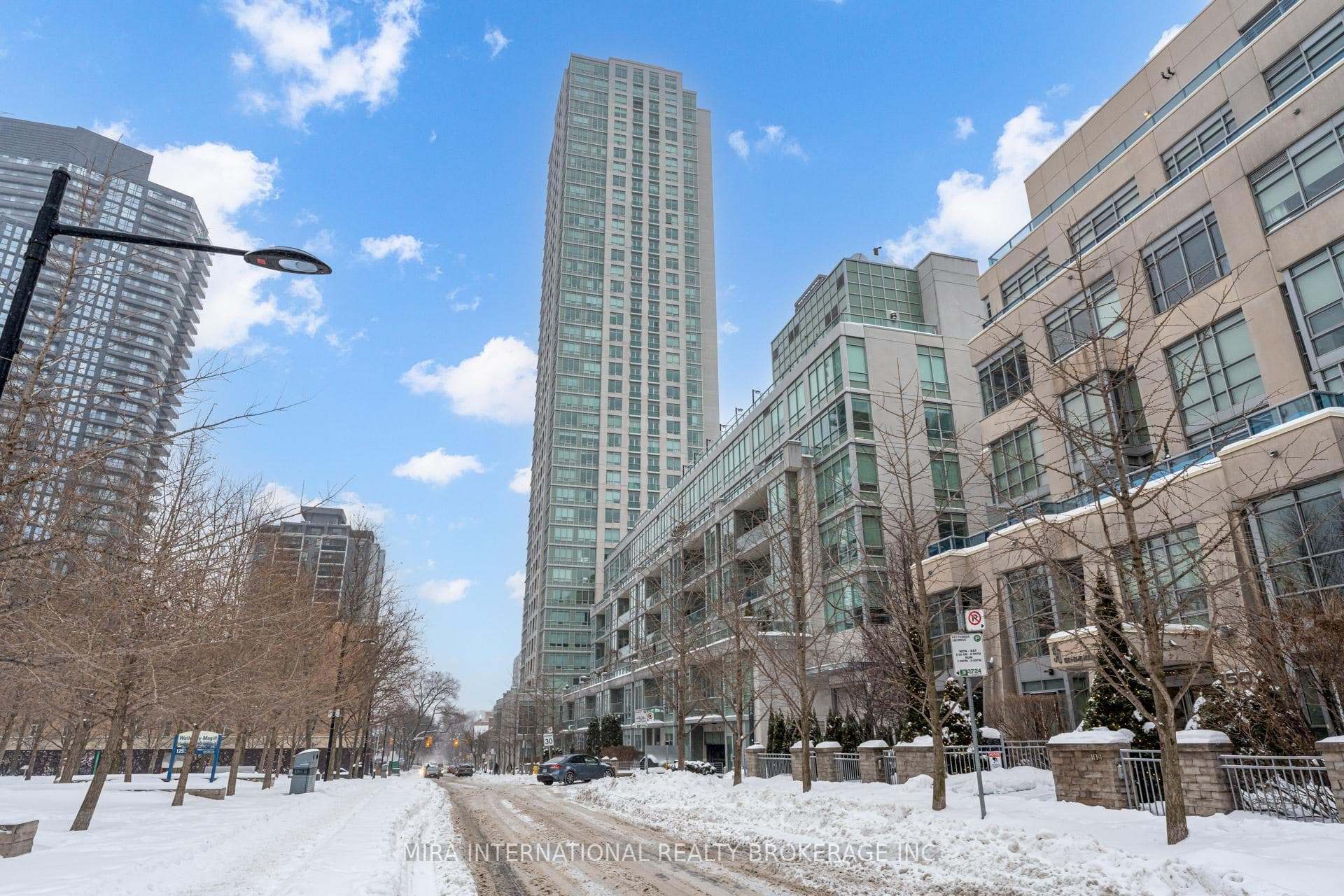 120 Homewood Avenue Unit 3206, Regent Park / Cabbagetown / St. James Town, ON M4Y 2J3 - Photo 1