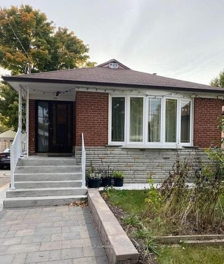 34 Crocus Drive Unit Main Flr, Dorset Park / Kennedy Park, ON M1R 4S6 - Photo 1
