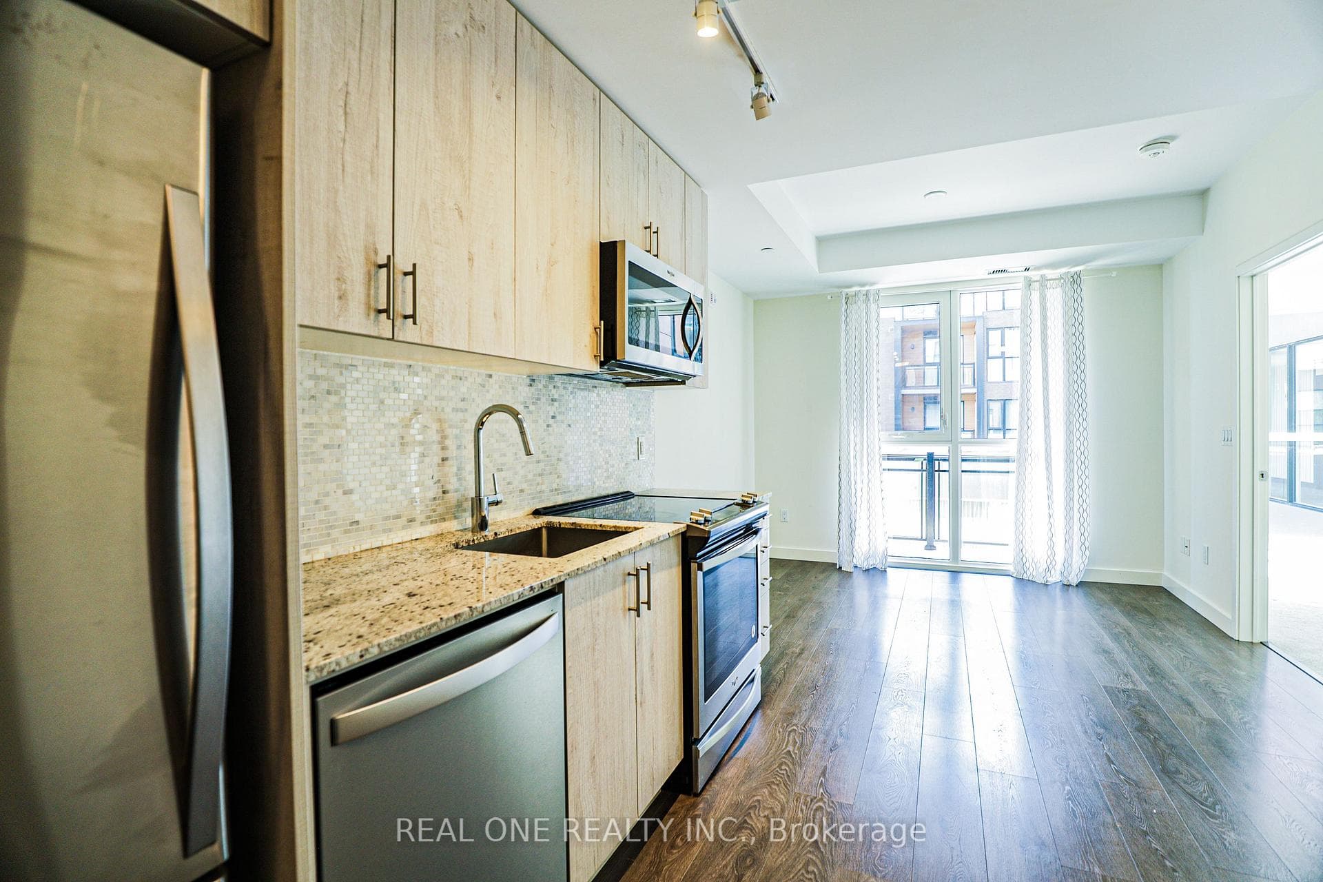 150 Sabina Drive Unit 209, Oakville, ON L6H 0W3 - Photo 1