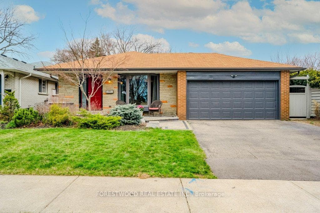 2123 Perran Drive, Mississauga, ON L5K 1L9 - Photo 1