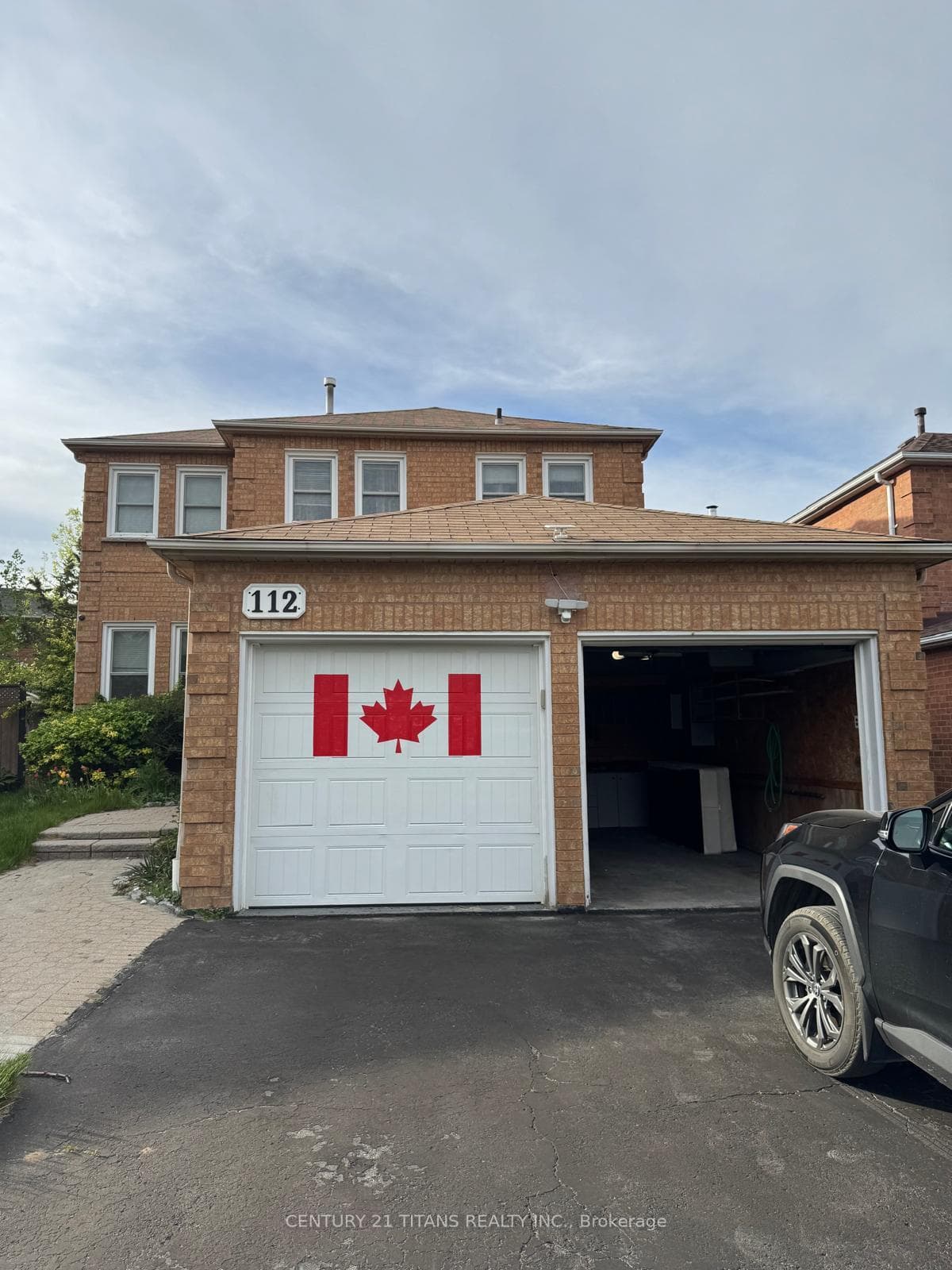 112 Fernbank Place, Whitby, ON L1R 1T2 - Photo 1