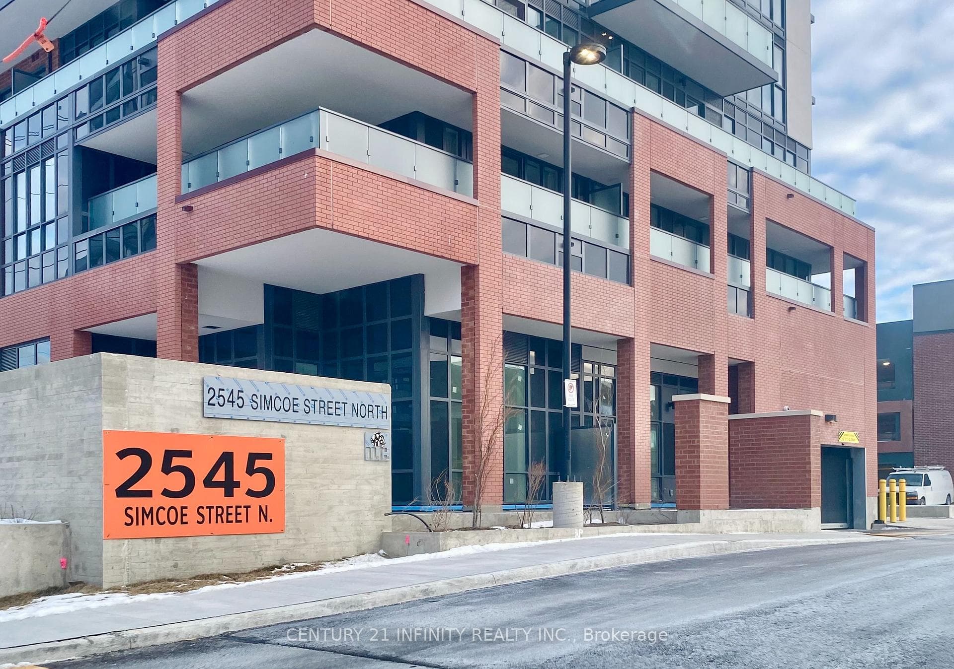 2545 Simcoe Street Unit 2006, Oshawa