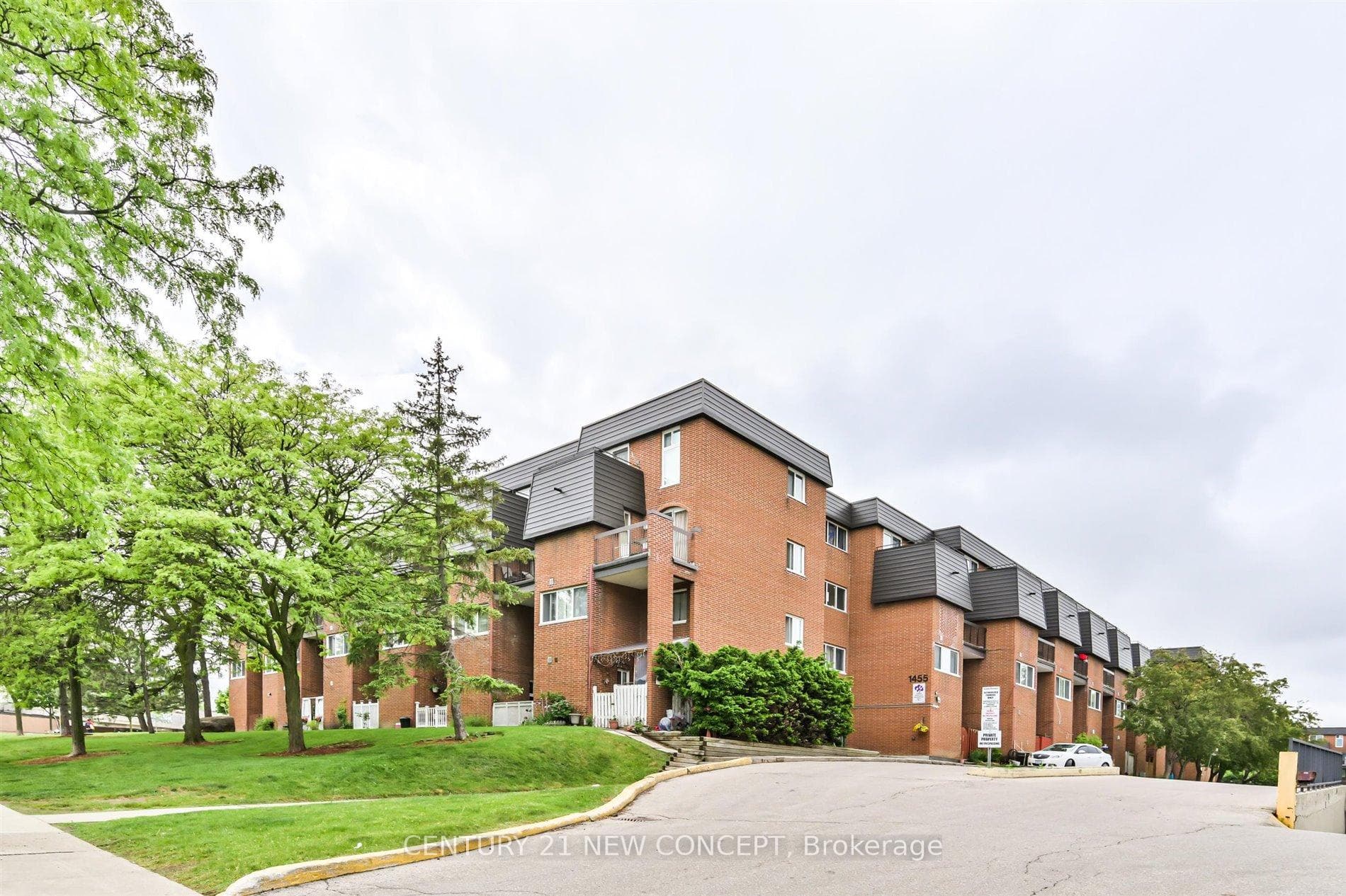 1455 Williamsport Drive Unit 112, Mississauga, ON L4X 2T5 - Photo 1