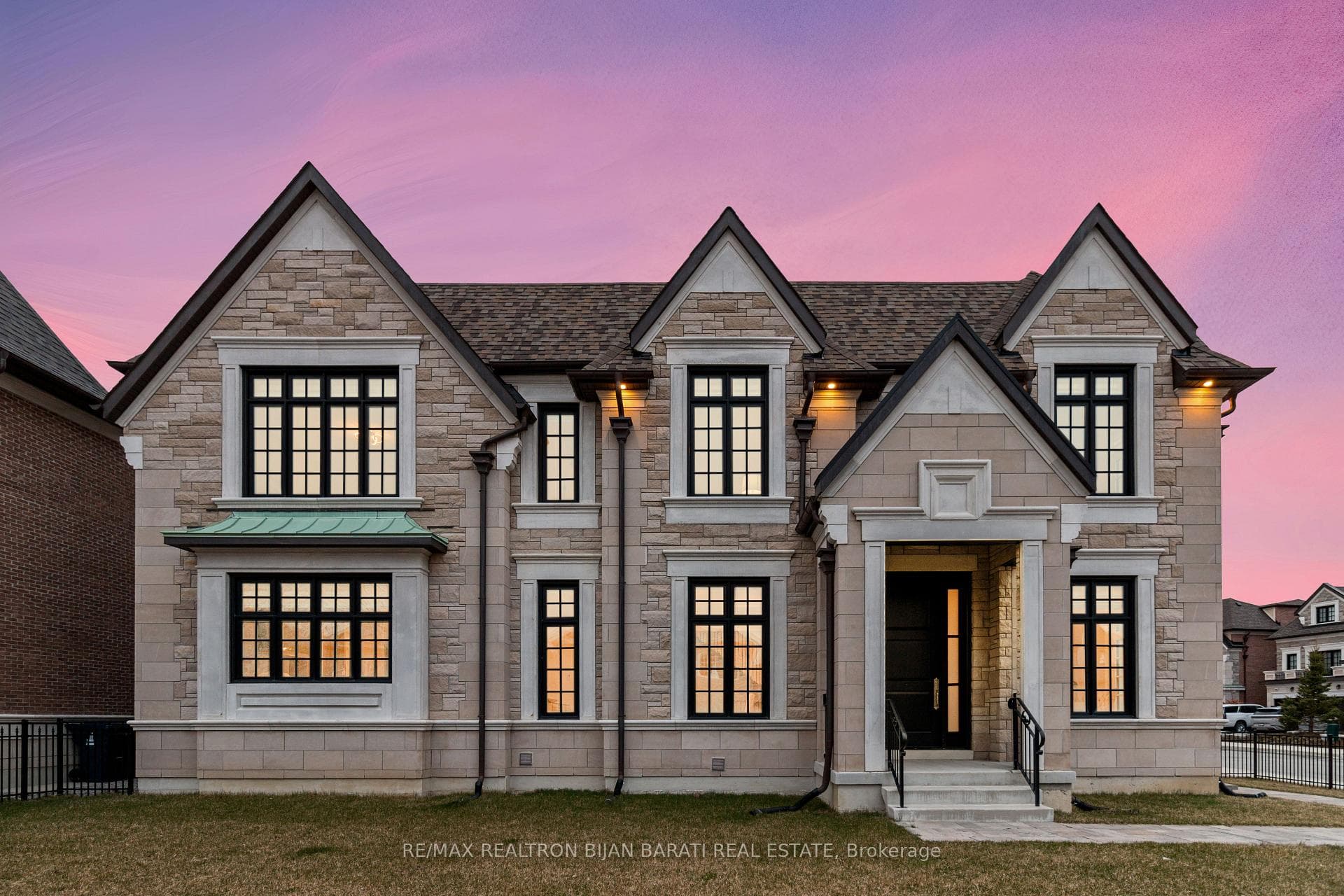 29 Ballyconnor Court, Hillcrest Village / Bayview Village, ON M2M 4C6 - Photo 1