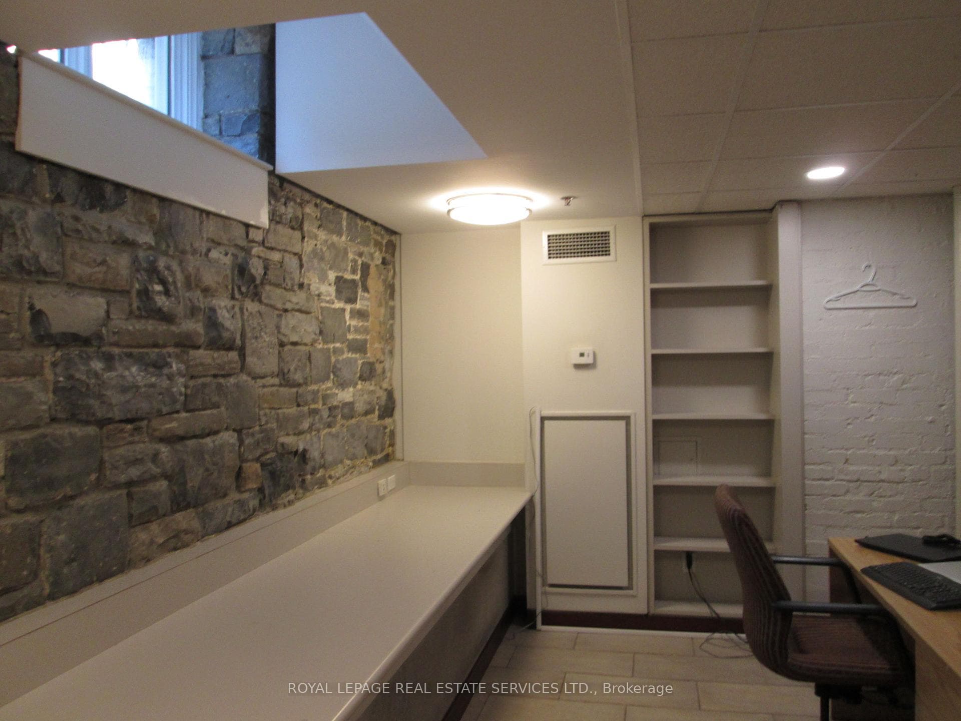 56 Queen Street, Regent Park / Cabbagetown / St. James Town, ON M5C 2Z3 - Photo 1