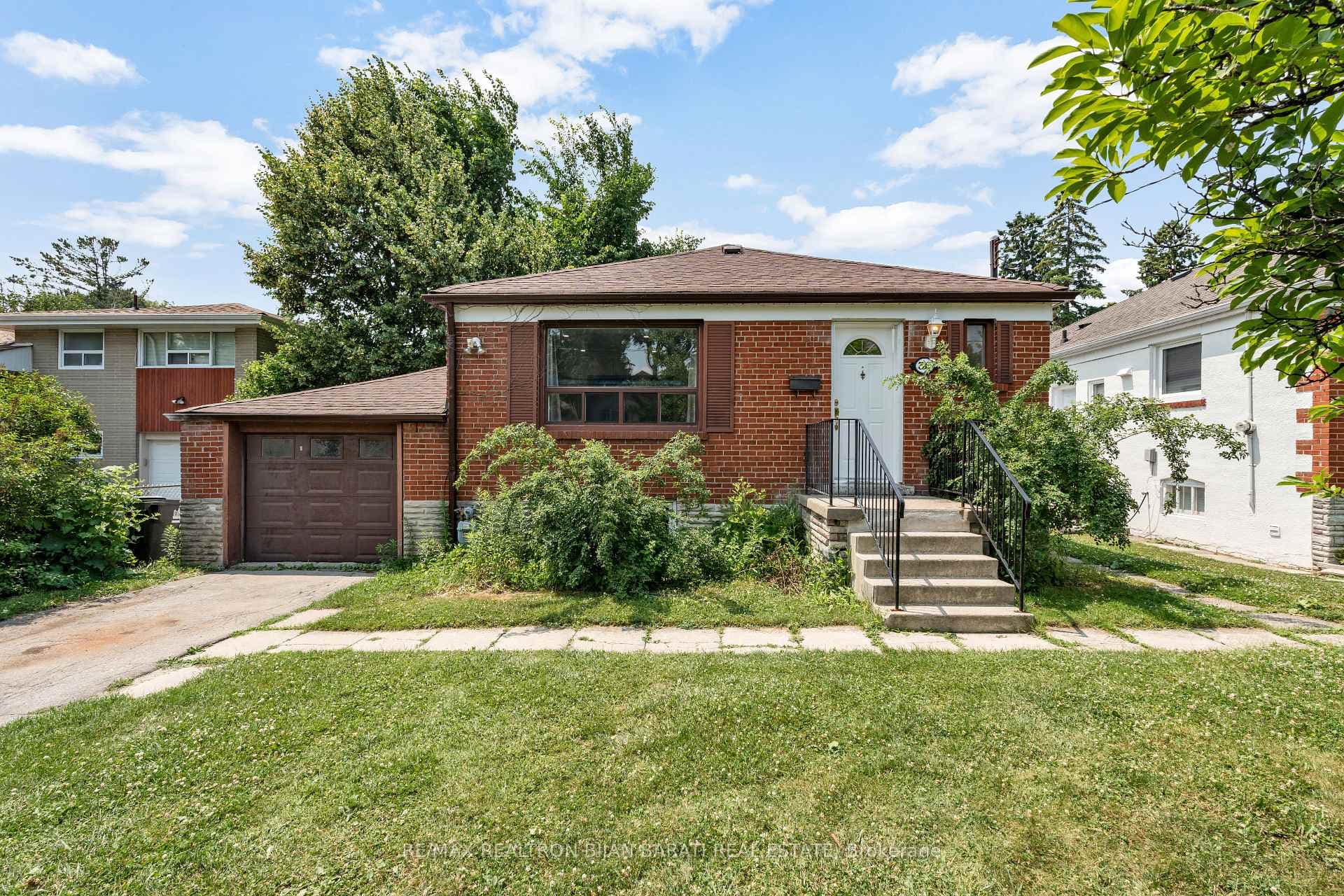 36 Cobden Street, Thornhill / Willowdale, ON M2R 1S2 - Photo 1