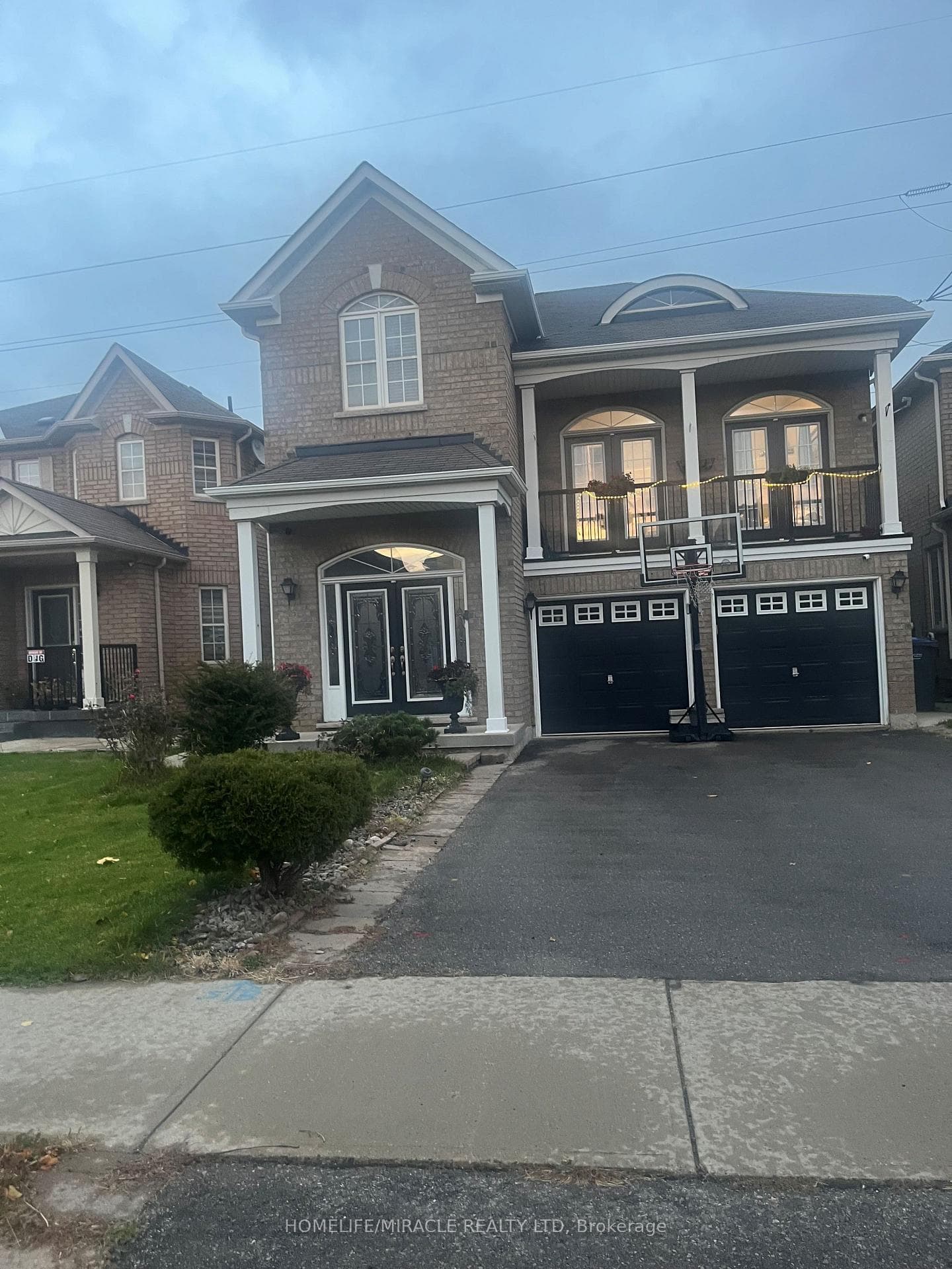 23 Roundstone Drive, Brampton, ON L6X 0K7 - Photo 1