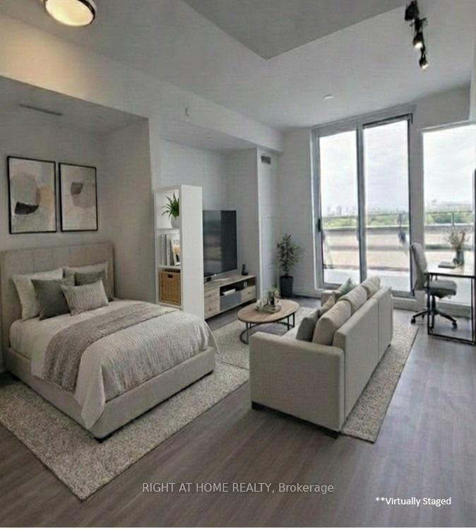 2369 Danforth Avenue Unit 804, The Beaches / Upper Beaches, ON M4C 0B1 - Photo 1