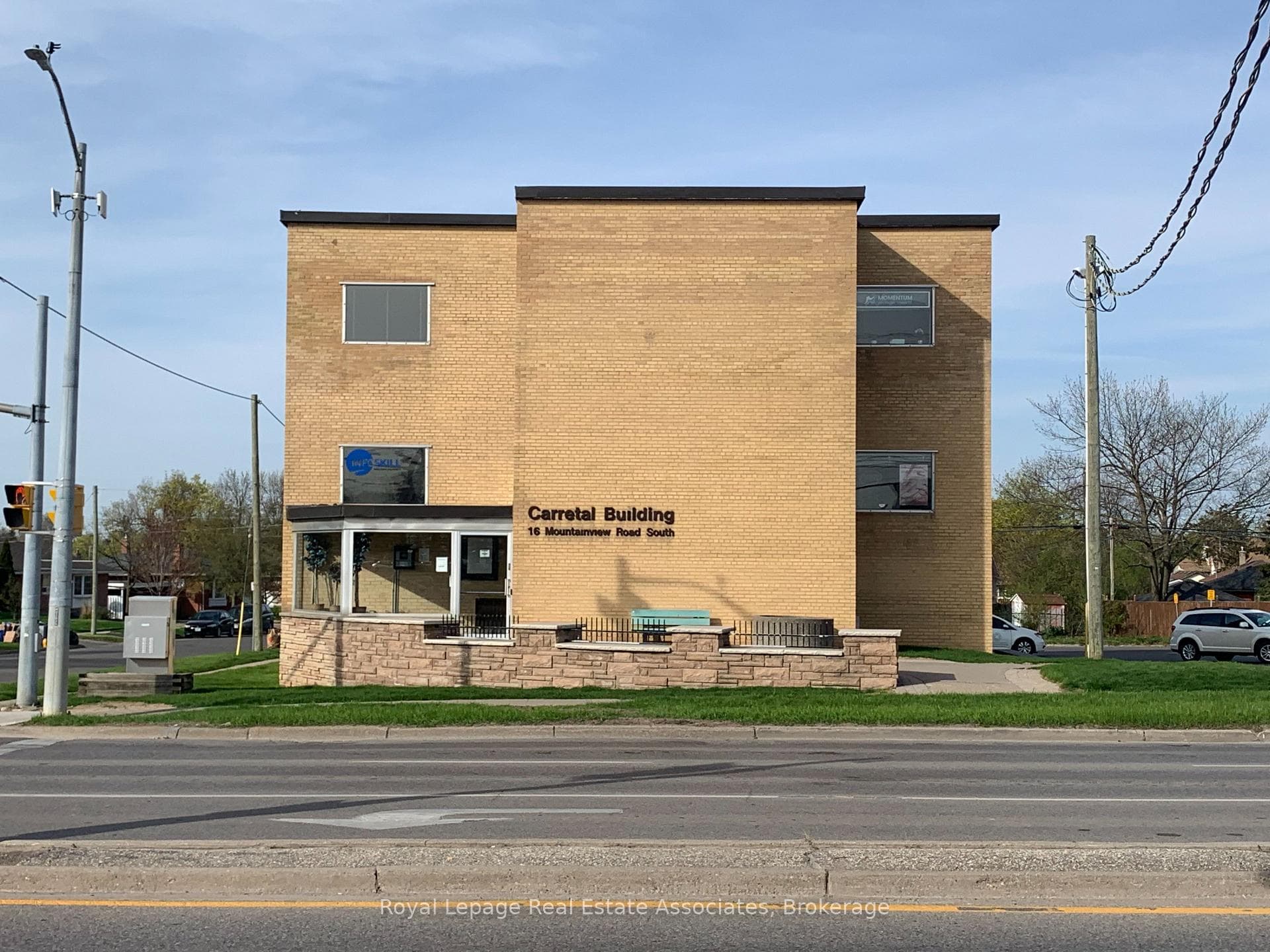 16 Mountainview Road Unit 205, Halton Hills, ON L7G 4K3 - Photo 1