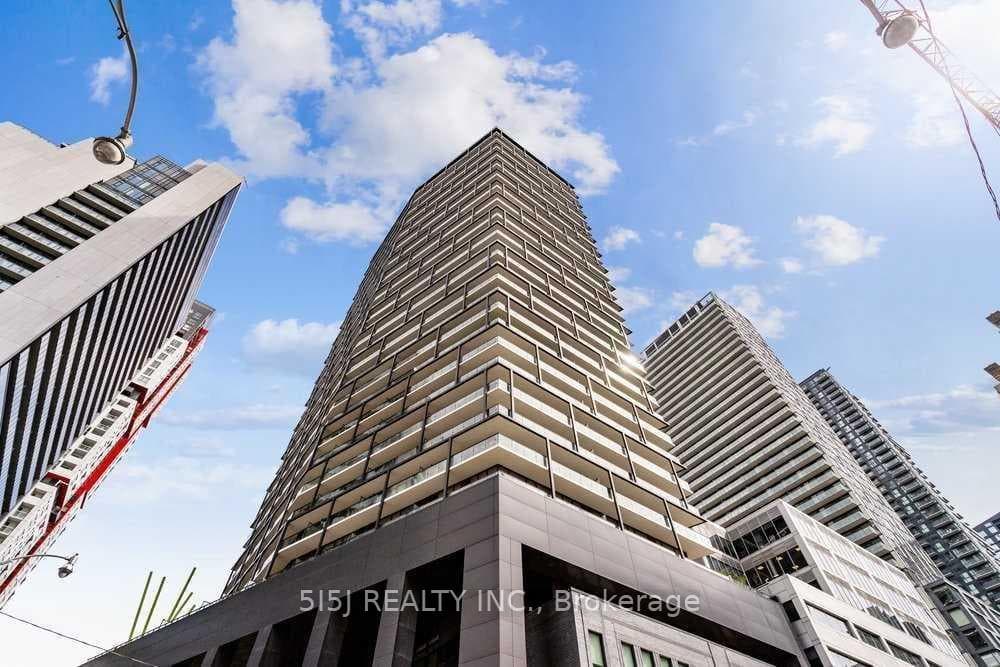 125 Peter Street Unit 1008, Downtown Toronto / Waterfront, ON M5V 2G9 - Photo 1