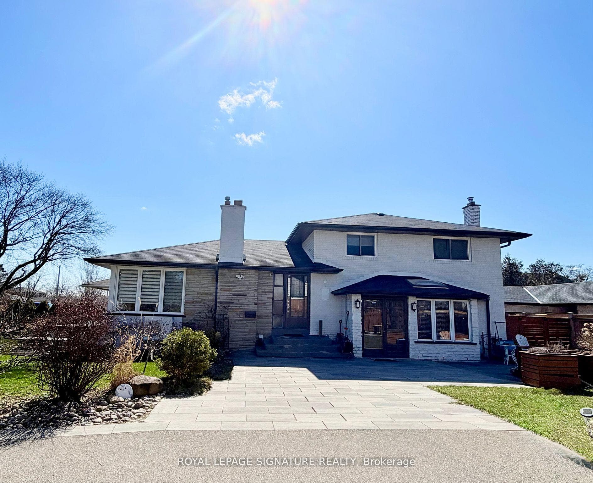 2263 Harcourt Crescent, Mississauga, ON L4Y 1W3 - Photo 1