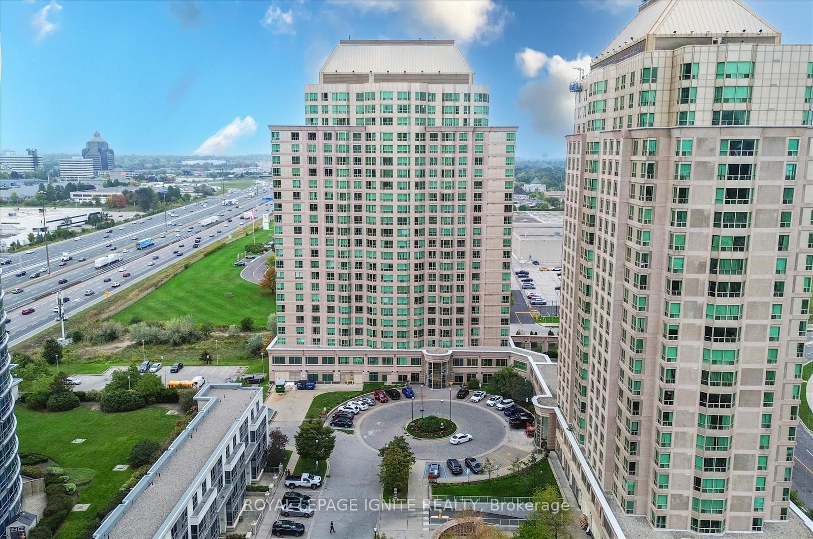 11 Lee Centre Drive Unit 615, Scarborough (West Hill / Highland Creek), ON M1H 3J5 - Photo 1