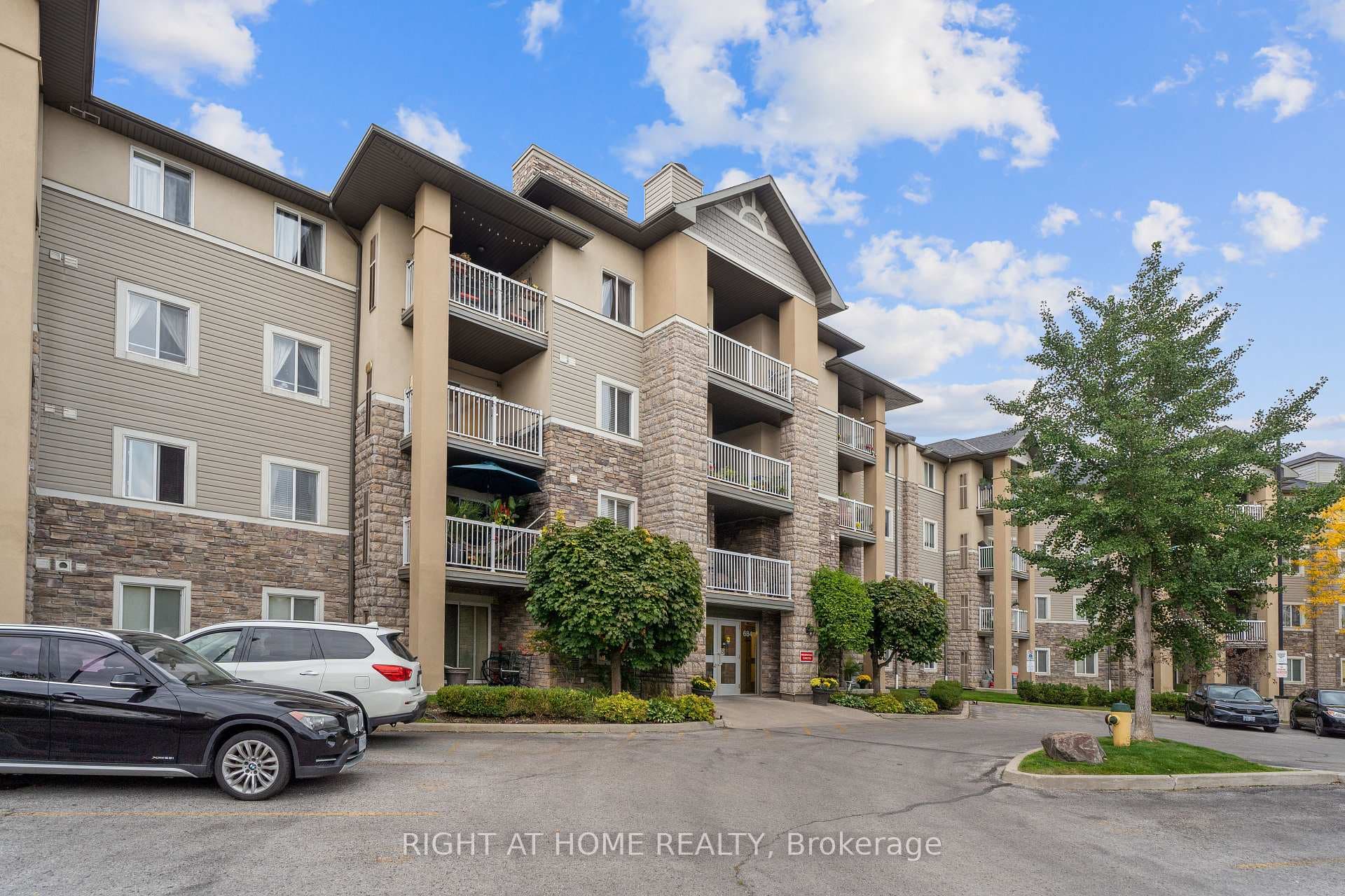 684 Warden Avenue Unit 407, Dorset Park / Kennedy Park, ON M1L 4W4 - Photo 1