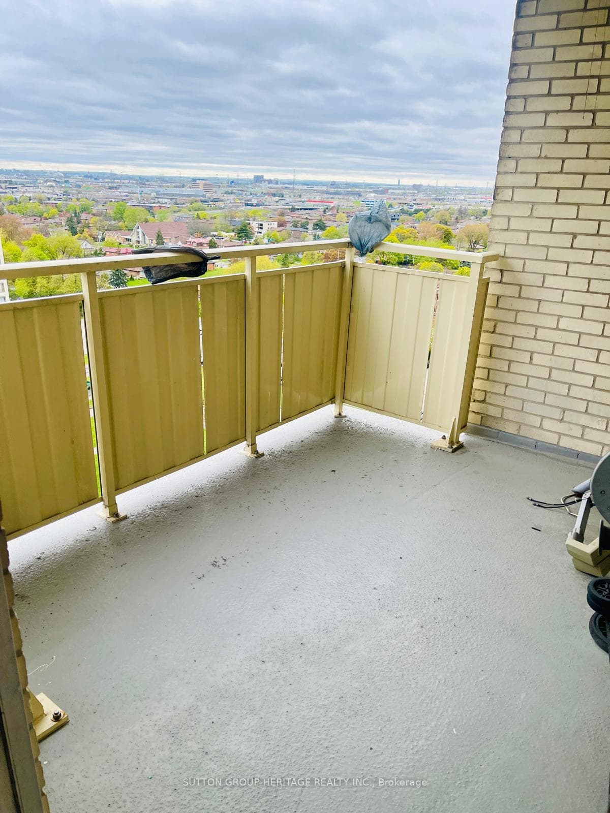 320 Dixon Parkway Unit 1613, Etobicoke (Kingsview Village / Humber Heights), ON M9R 1S8 - Photo 1