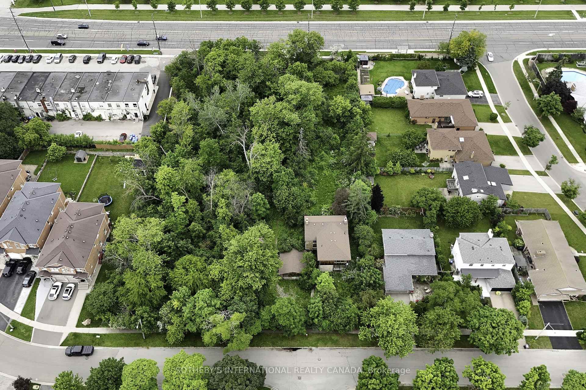 1050 BURNHAMTHORPE Road, Mississauga, ON L4Y 2X6 - Photo 1