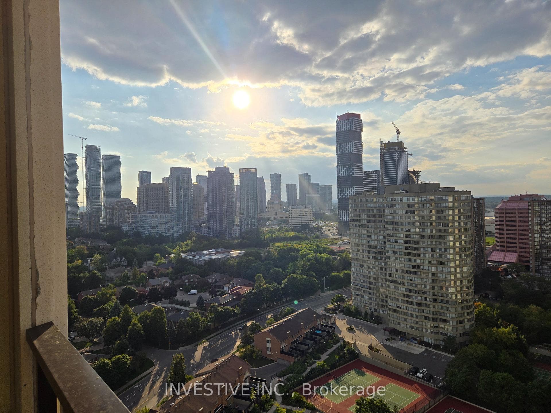 36 Elm Drive Unit 2110, Mississauga, ON L5B 0N3 - Photo 1