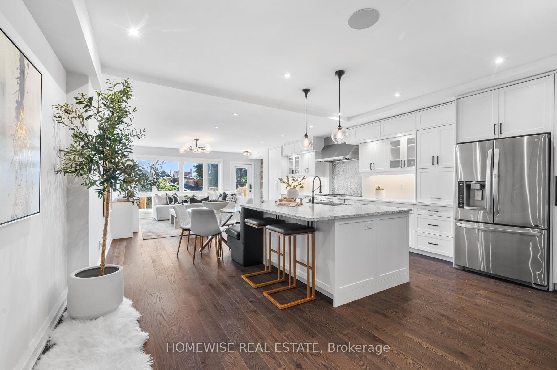 17 Earnscliffe Road, Forest Hill / Deer Park, ON M6E 1J4 - Photo 1