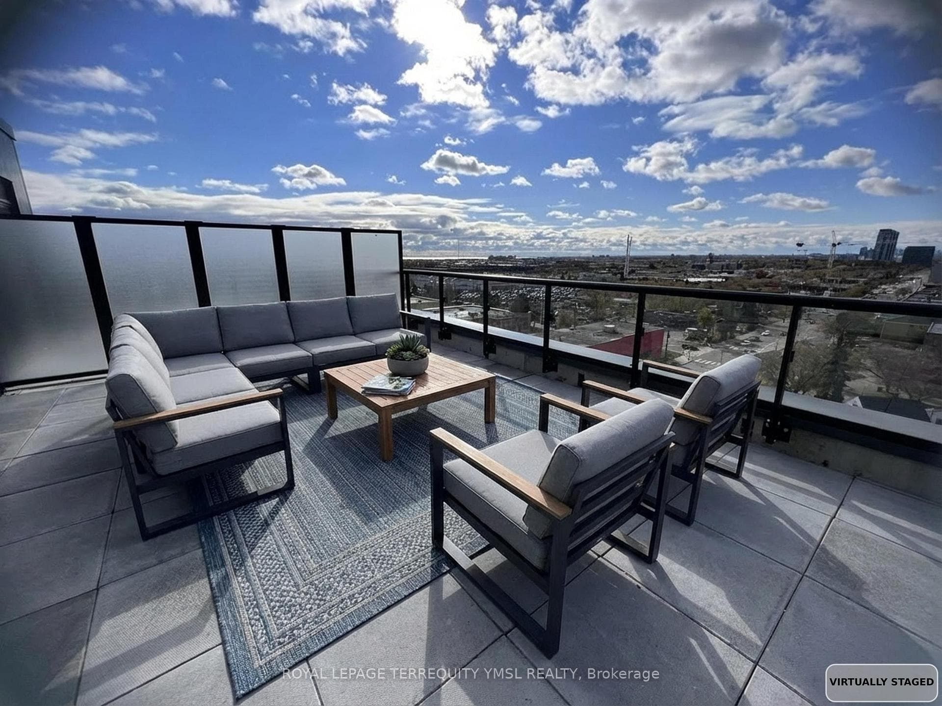 336 sf private terrace