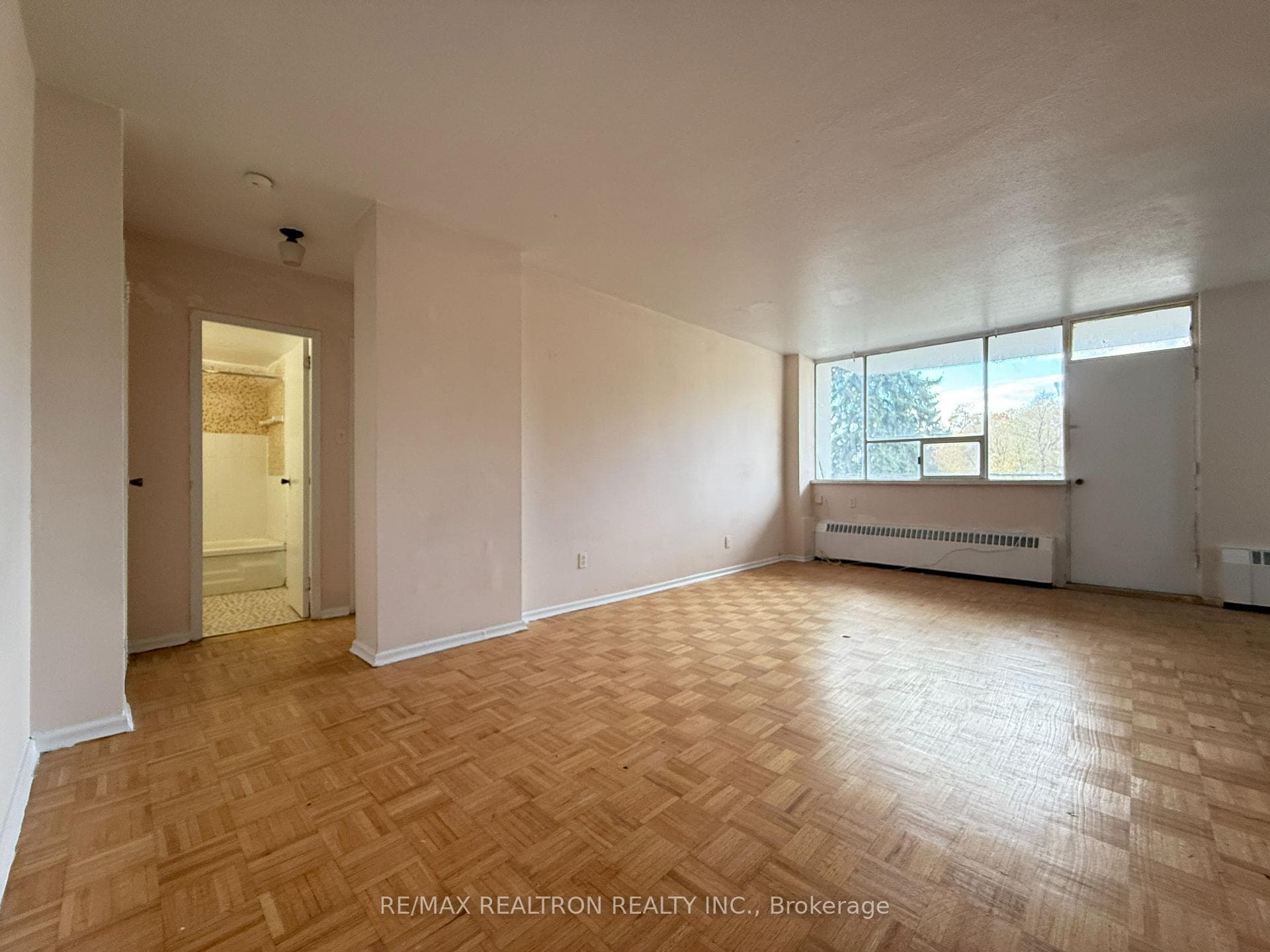 500 Dawes Road Unit 211, Danforth / East York, ON M4B 2G1 - Photo 1