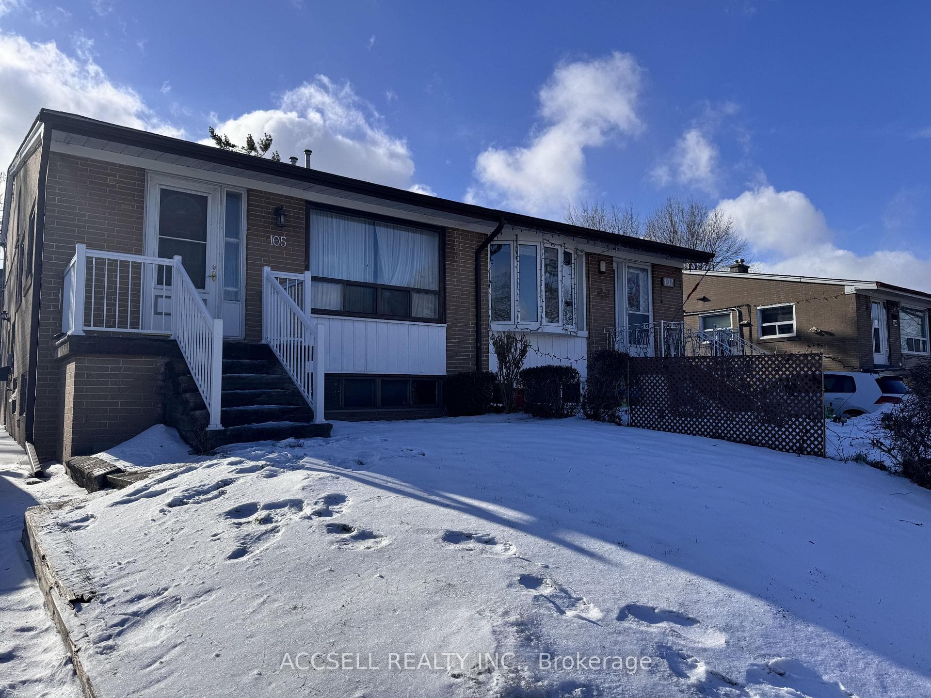 105 Kingsview Boulevard, Etobicoke (Kingsview Village / Humber Heights), ON M9R 1V4 - Photo 1