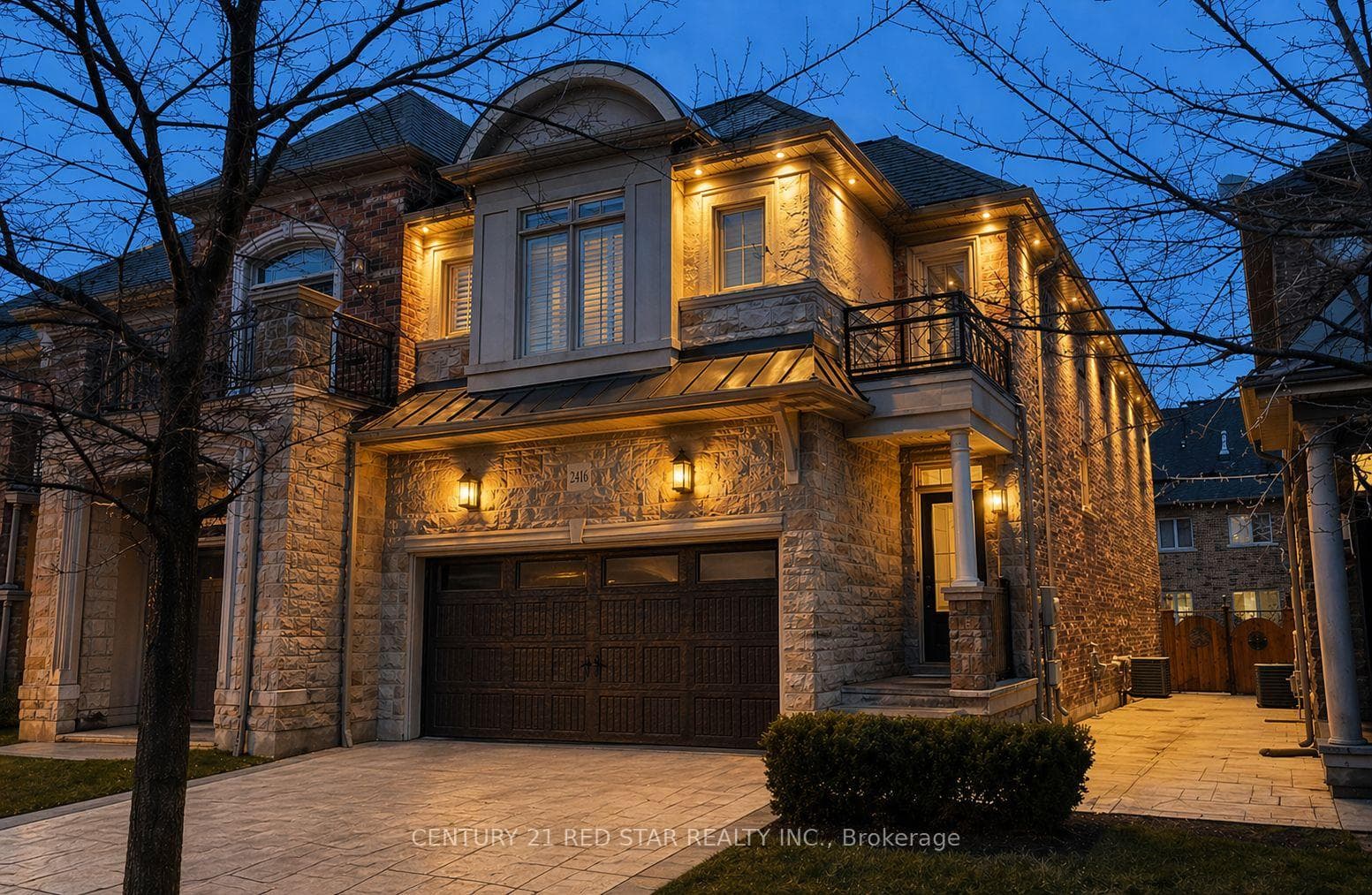 2416 Village Common, Oakville