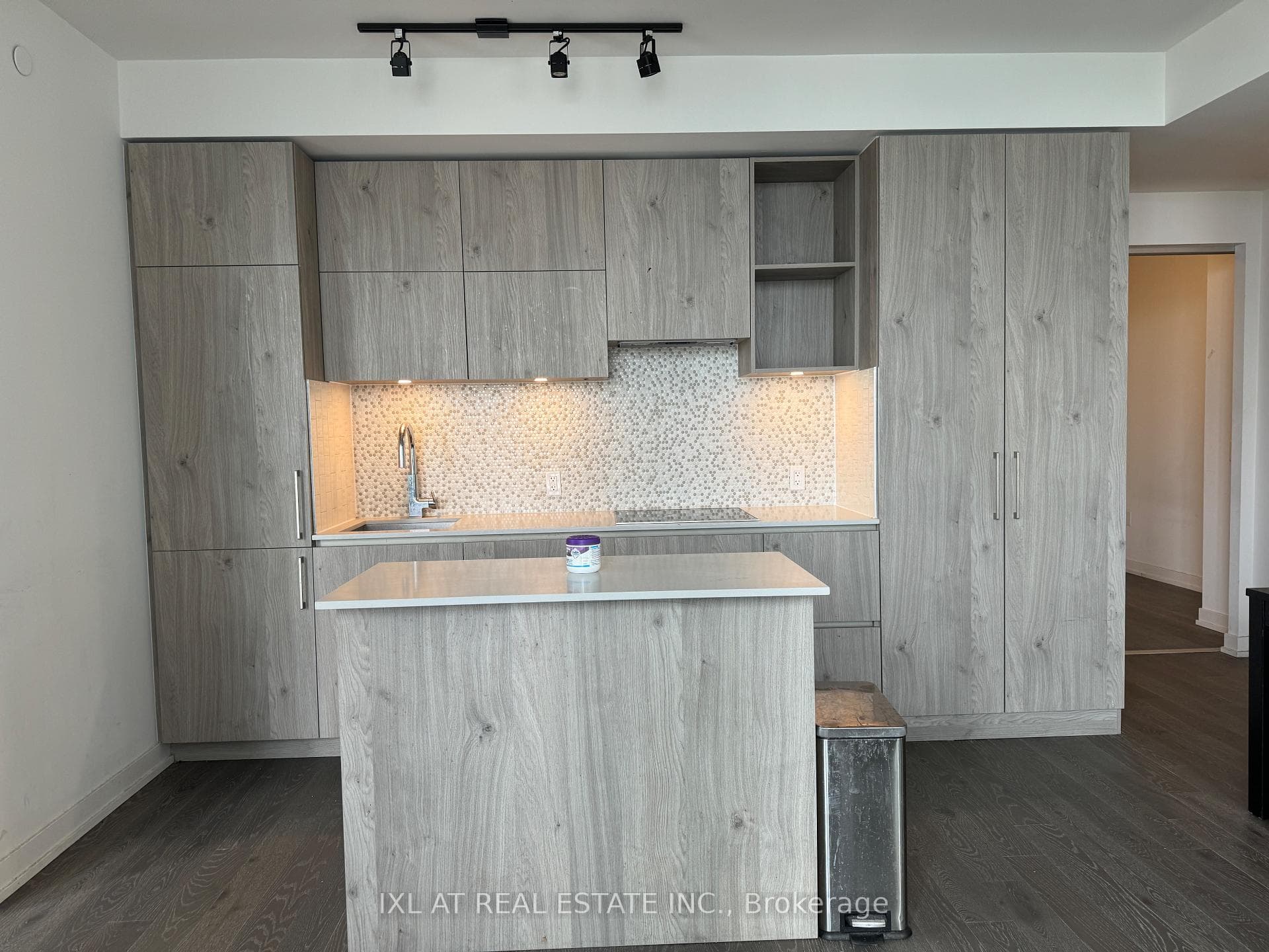 1 Yorkville Avenue Unit 3405, Toronto C02
