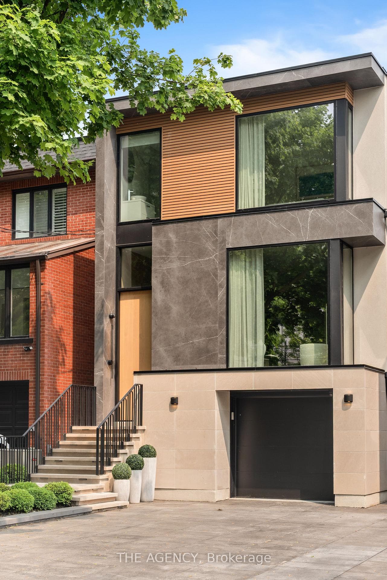 126 Sherwood Avenue, Leaside / Davisville, ON M4P 2A7 - Photo 1