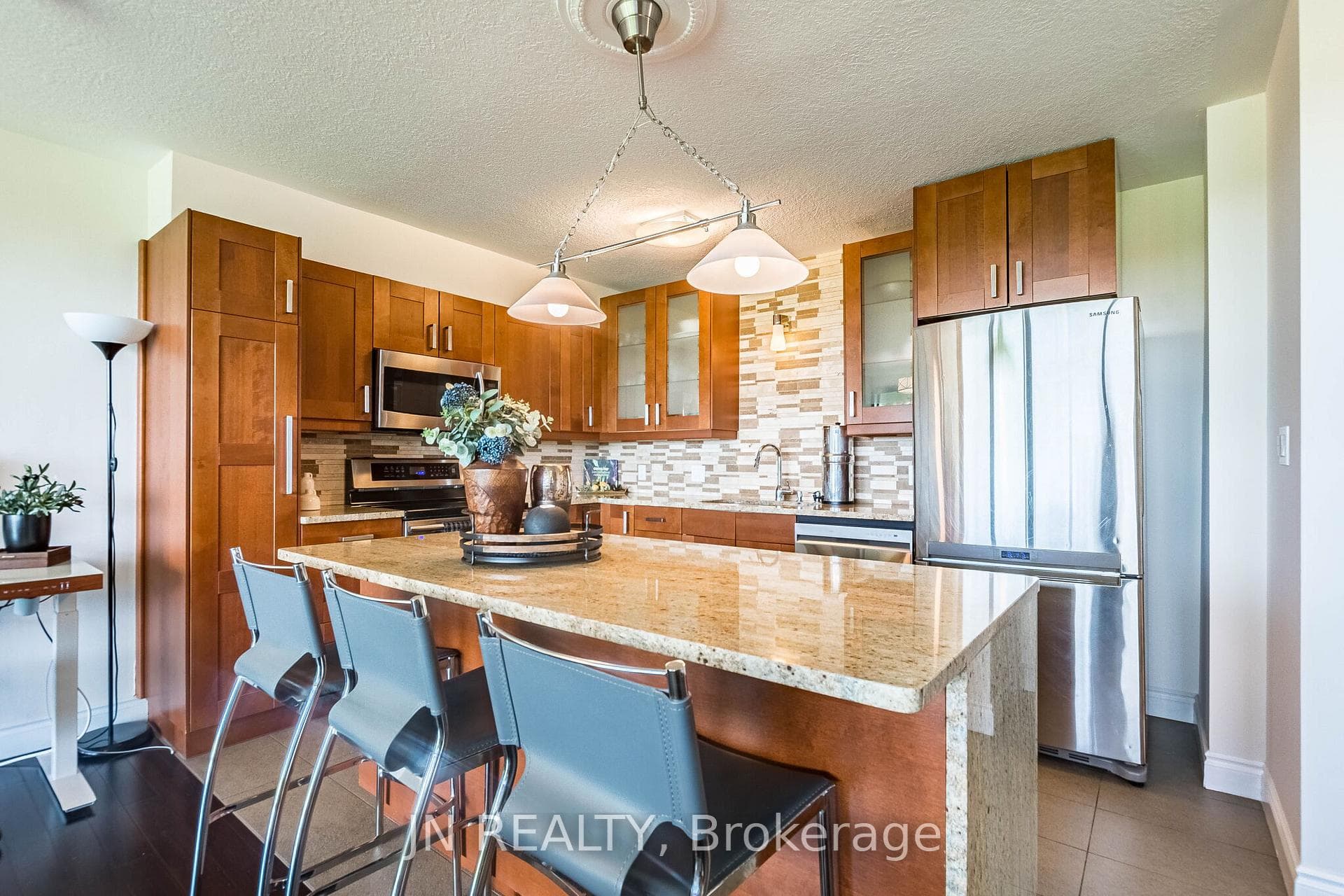 188 Mill Street Unit 409, Brampton, ON L6Y 1T8 - Photo 1