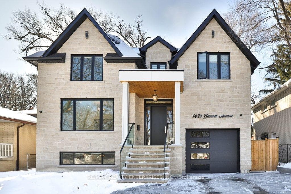1438 Garnet Avenue, Mississauga, ON L5G 4C6 - Photo 1