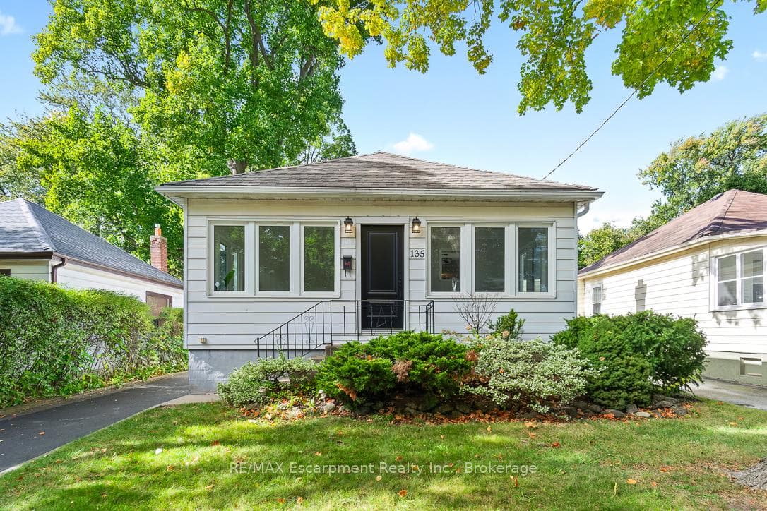 135 DEANE Avenue, Oakville, ON L6K 1N2 - Photo 1