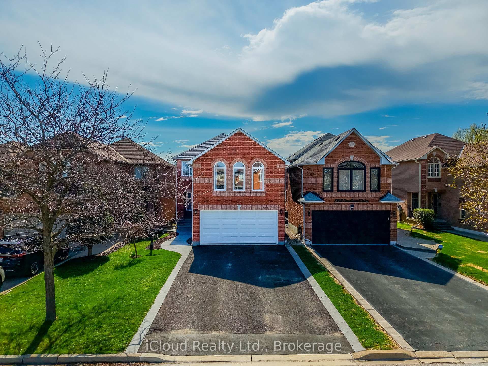 7389 Sandhurst Drive, Mississauga, ON L5N 7G6 - Photo 1