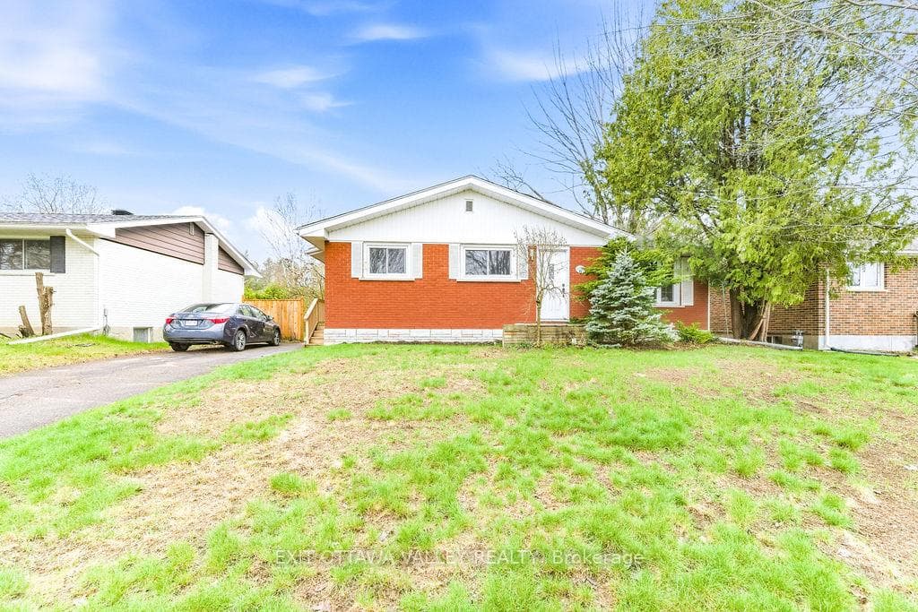 12 Claremount Road, Deep River