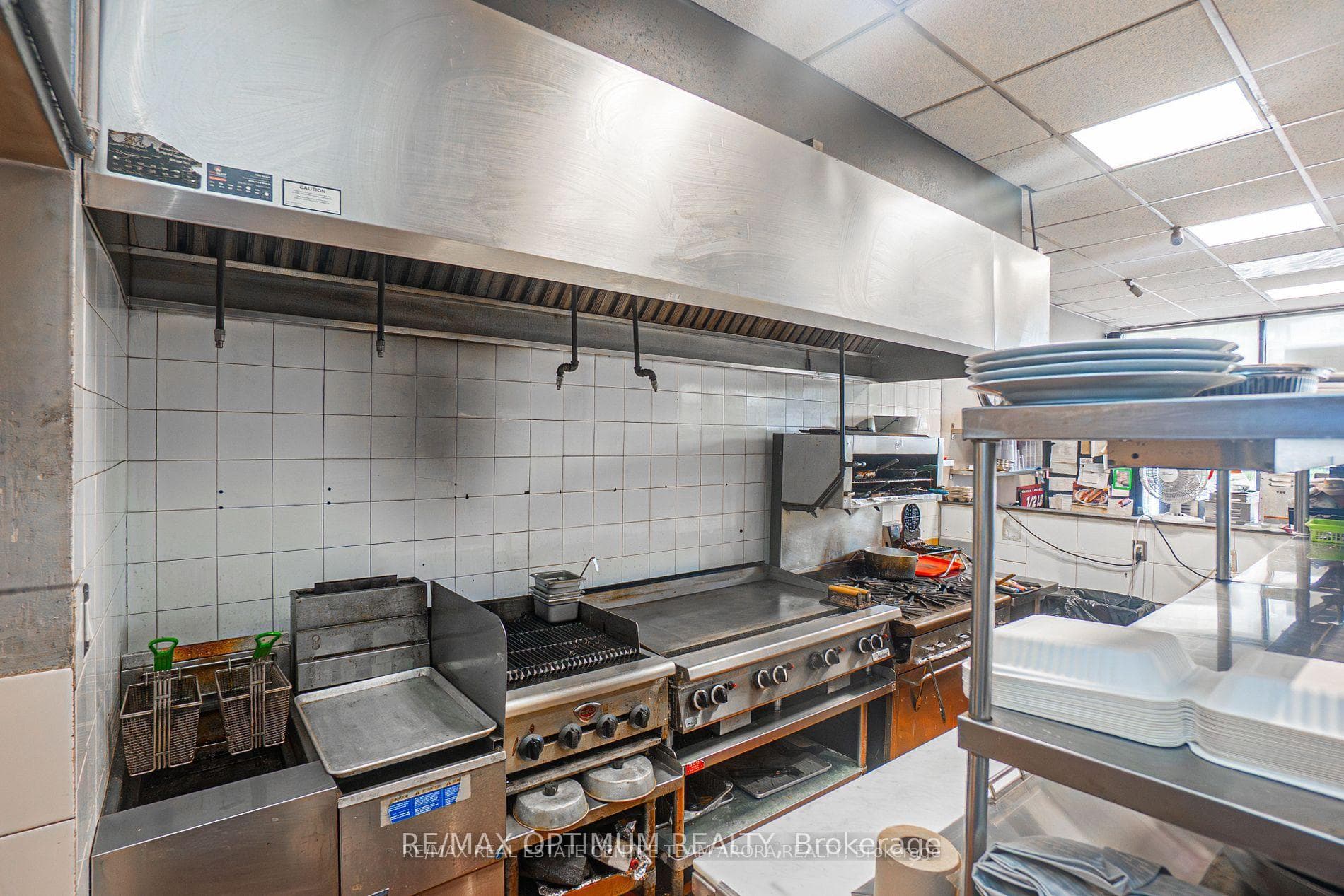 360 Lakeshore Road, Mississauga, ON L5H 1H3 - Photo 1