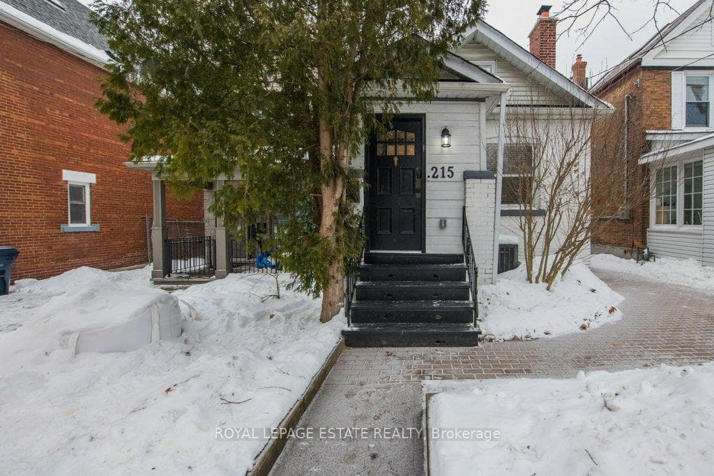 215 Pickering Street, The Beaches / Upper Beaches, ON M4E 3J9 - Photo 1