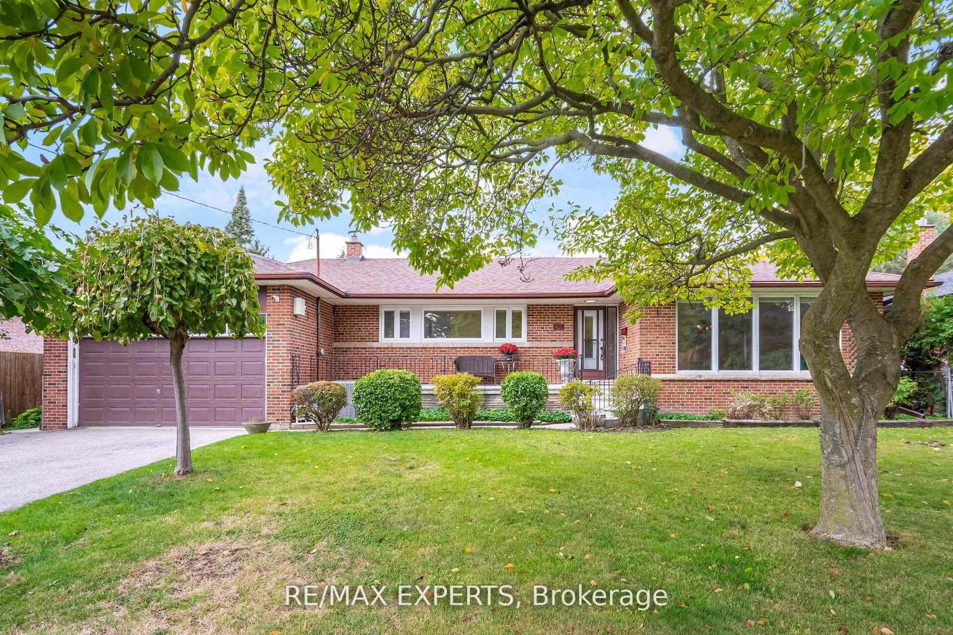 42 Cowley Avenue, Etobicoke (Islington / Rexdale), ON M8B 2E3 - Photo 1