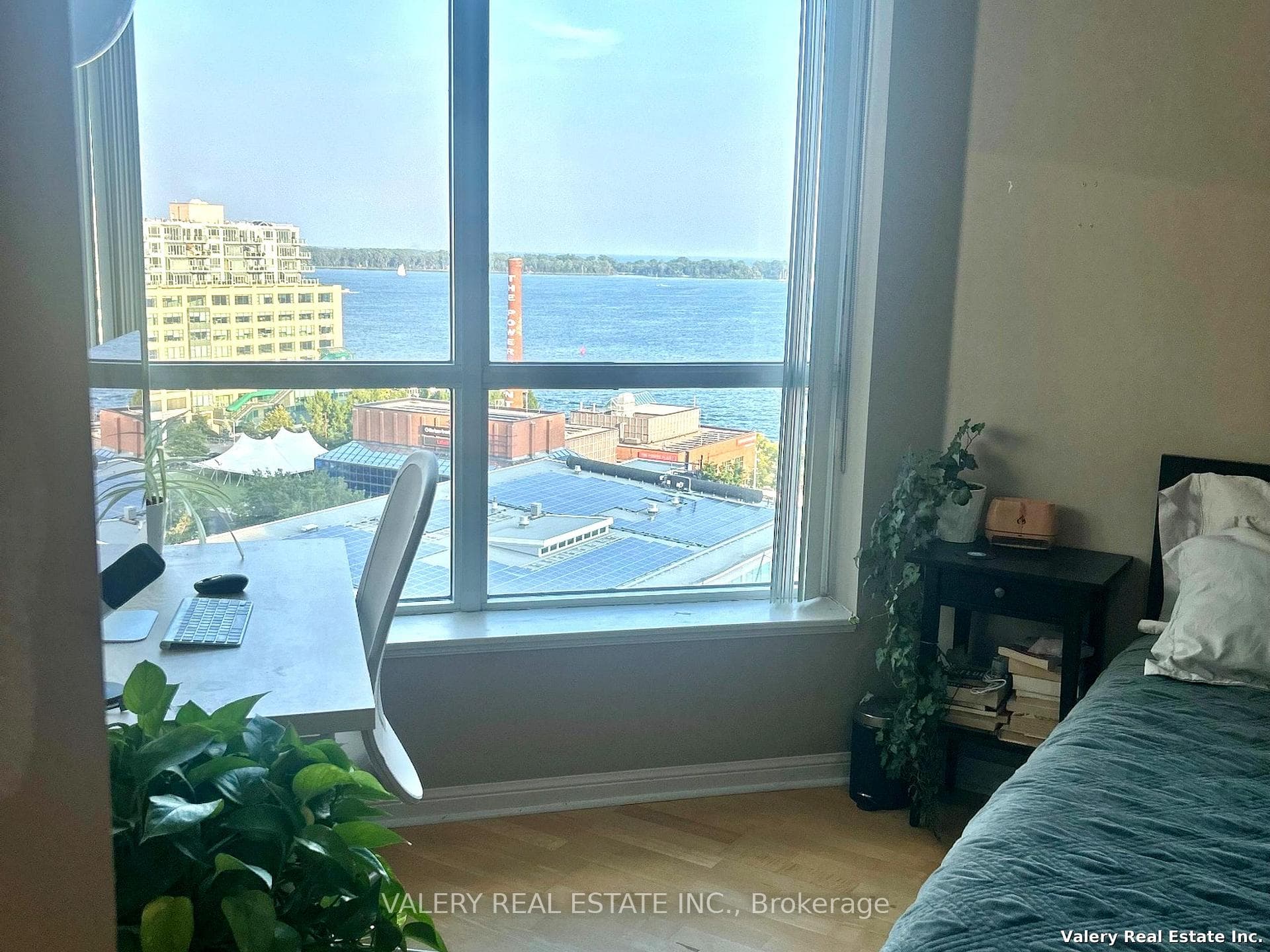 230 Queens Quay Unit 1716, Downtown Toronto / Waterfront, ON M5J 2Y7 - Photo 1