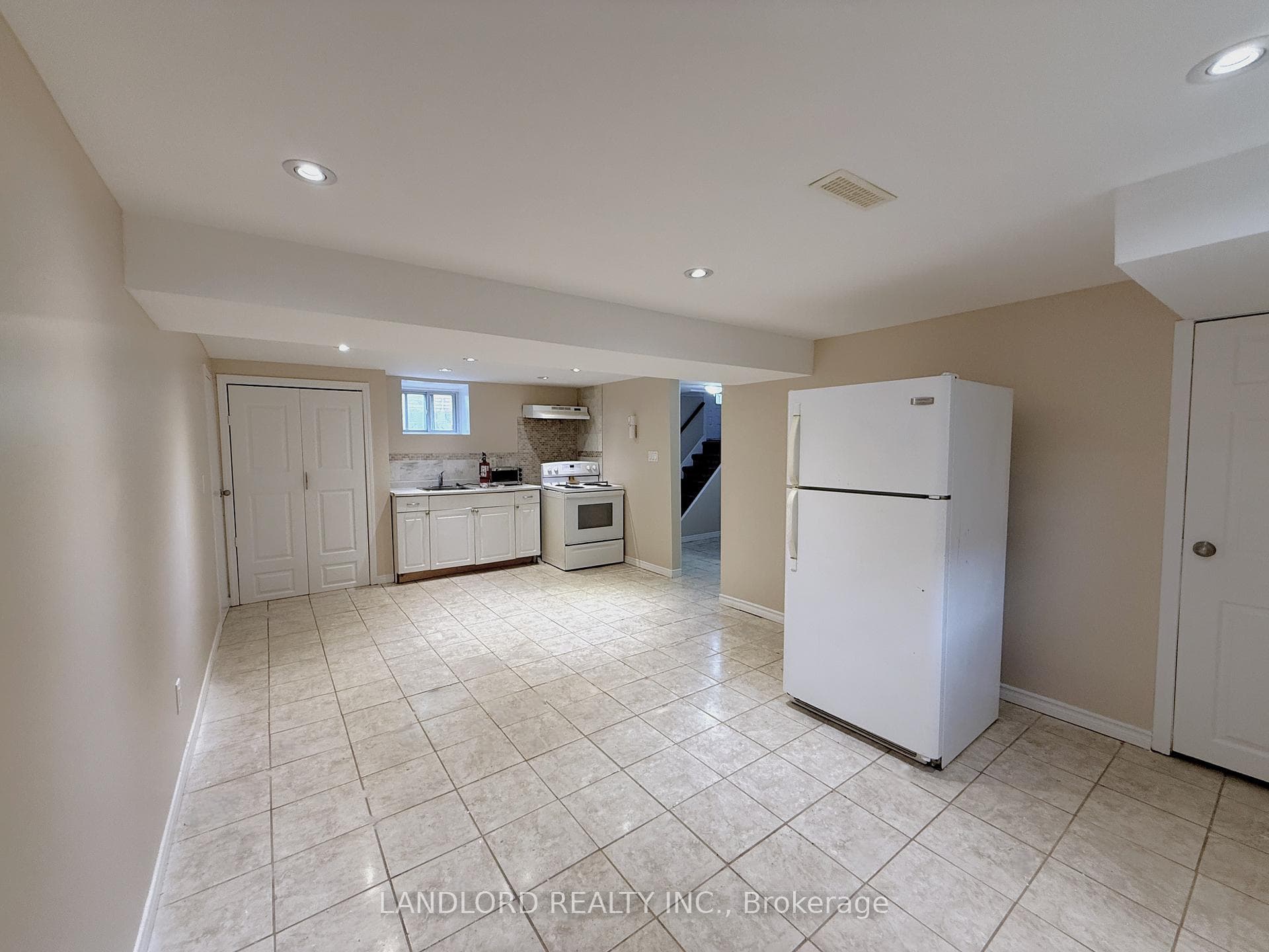 220 Ellington Drive Unit Bsmt, Dorset Park / Kennedy Park, ON M1R 3Y4 - Photo 1