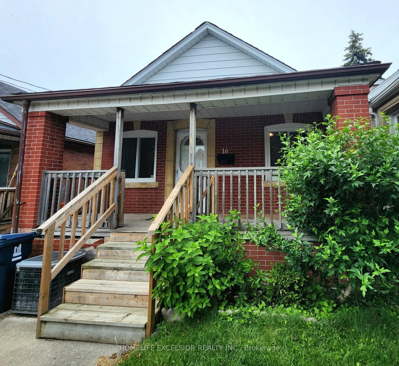 16 Sixteenth Street, Toronto W06