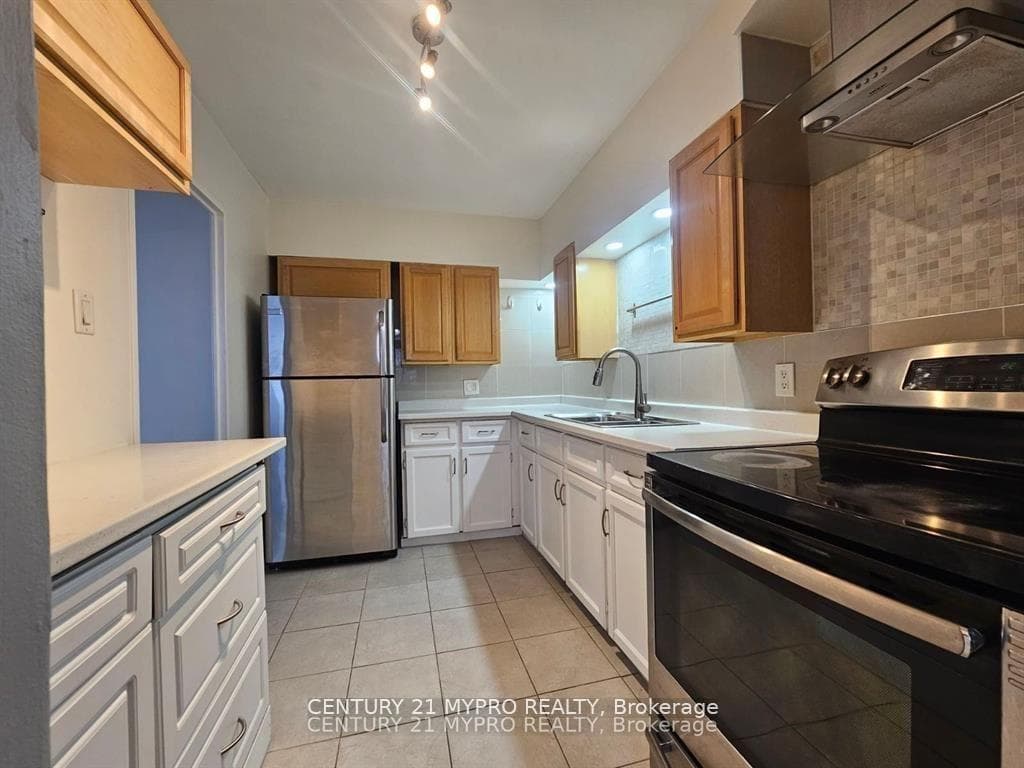 2550 Pharmacy Avenue Unit 1406, Scarborough Village / Eglinton East, ON M1W 1H9 - Photo 1