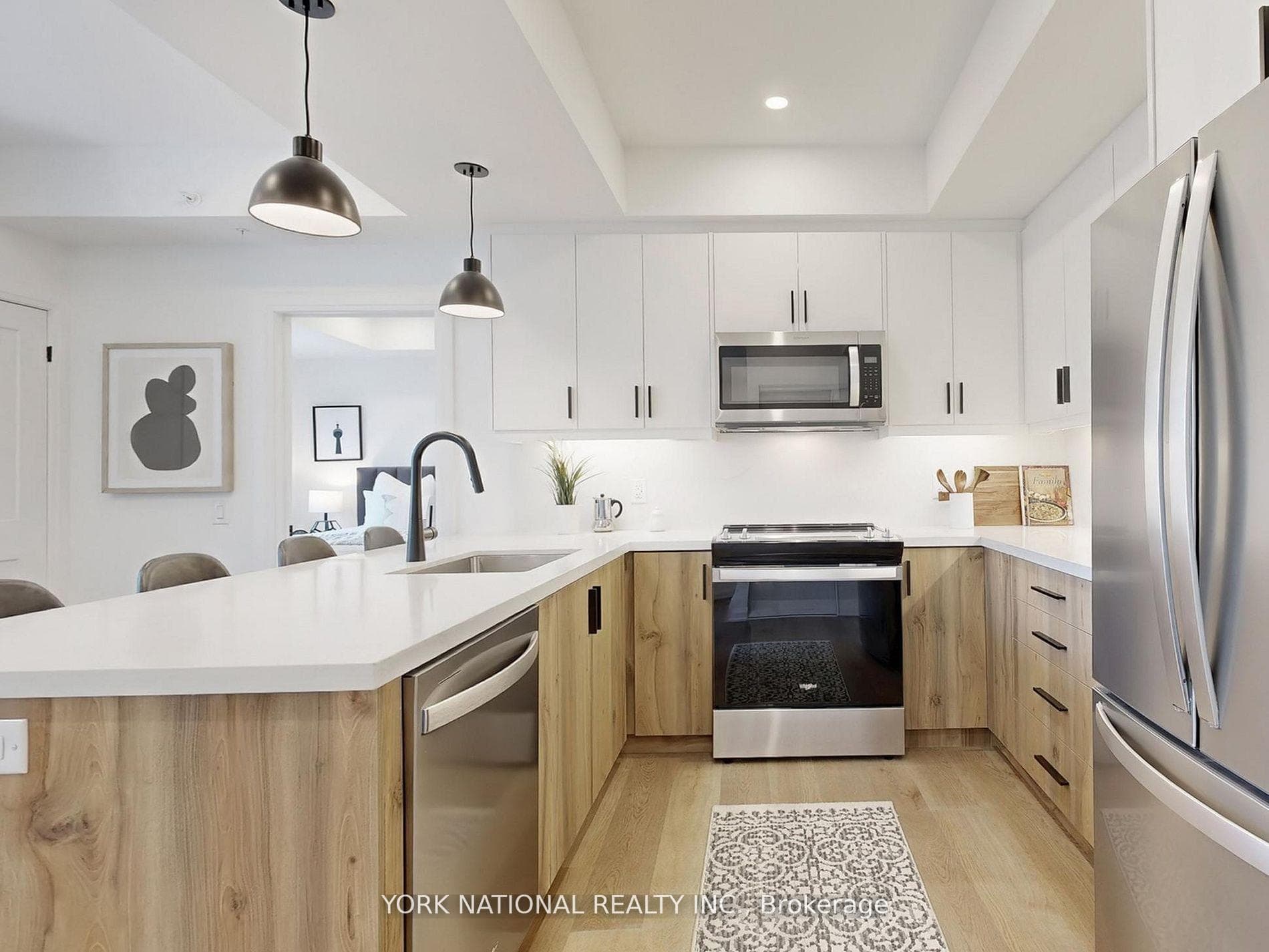 49 Charles Street Unit 302, Newmarket, ON L3Y 3V7 - Photo 1