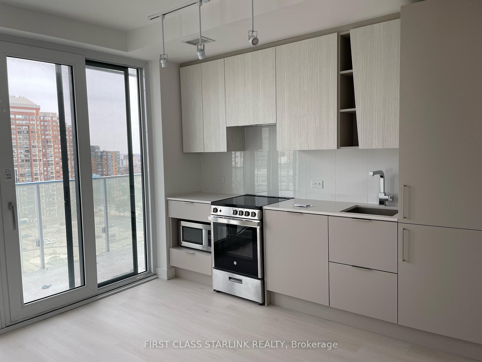 3900 confederation Parkway Unit 1111, Mississauga, ON L5B 0M3 - Photo 1