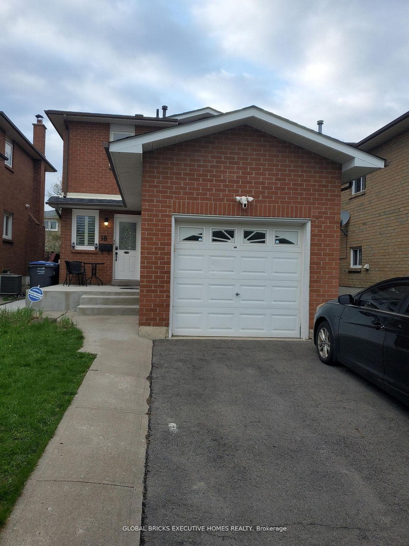 18 Deerpark Crescent, Brampton, ON L6X 2T7 - Photo 1