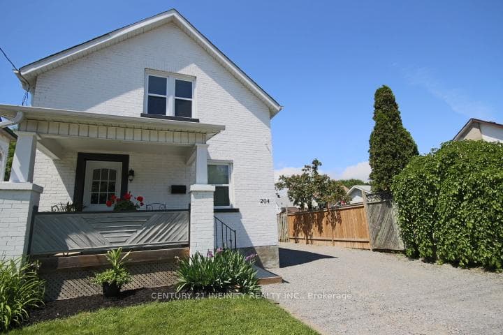 FRONT OF HOUSE