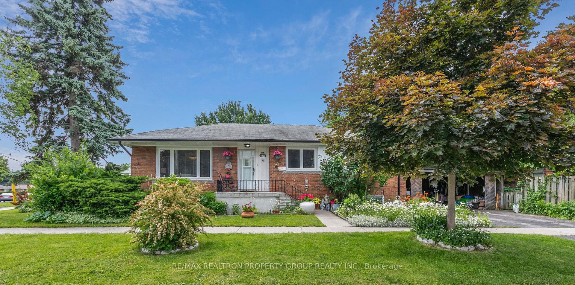 50 Anola Place, Toronto E09