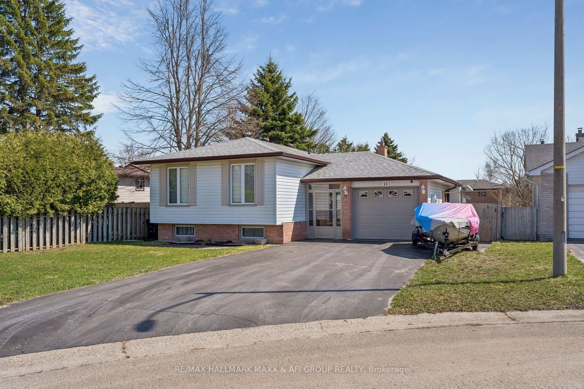 11 Charlotte Court, Barrie