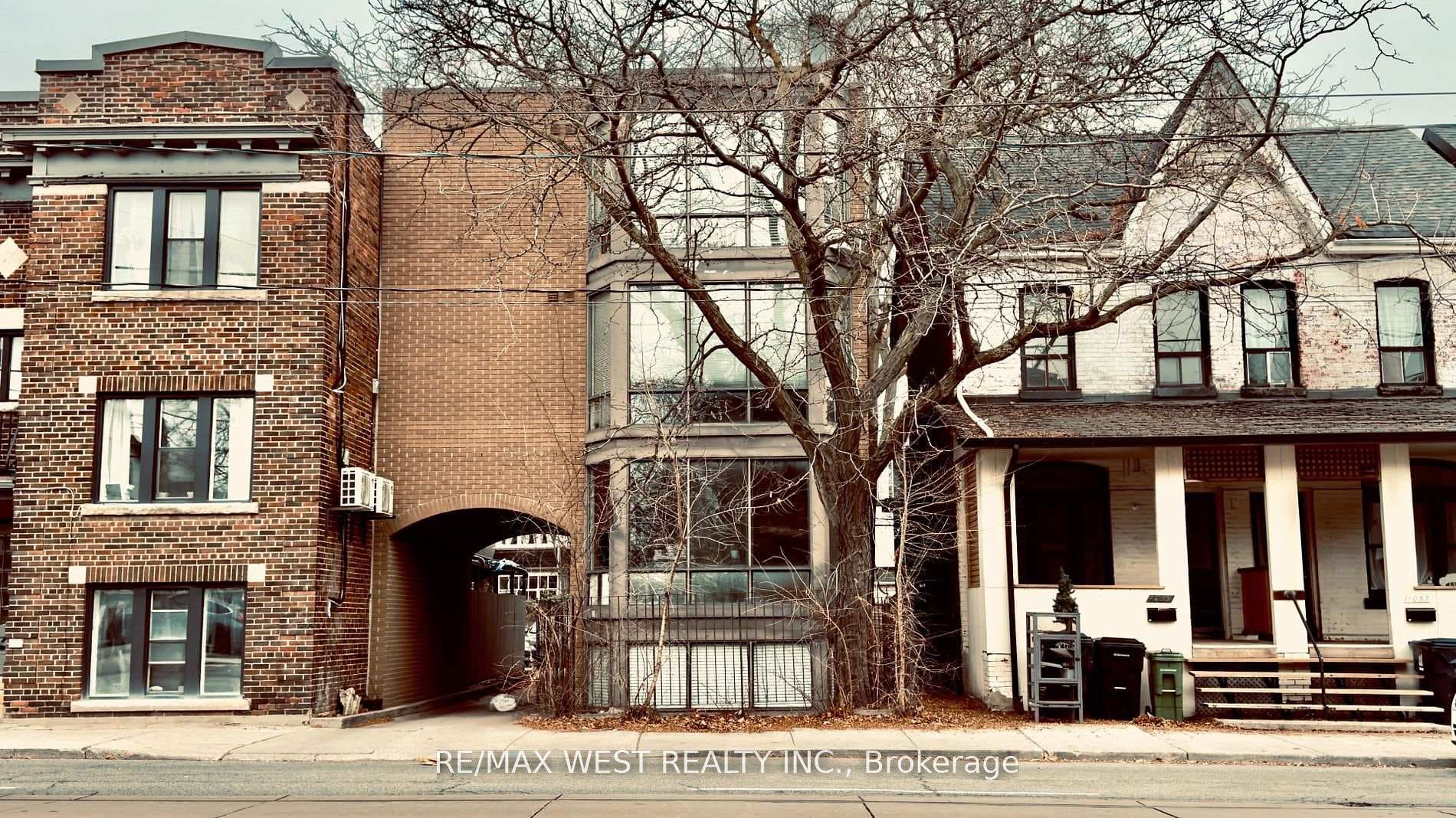 1061 Bathurst Street, Annex / Yorkville / Summerhill, ON M5R 3G8 - Photo 1