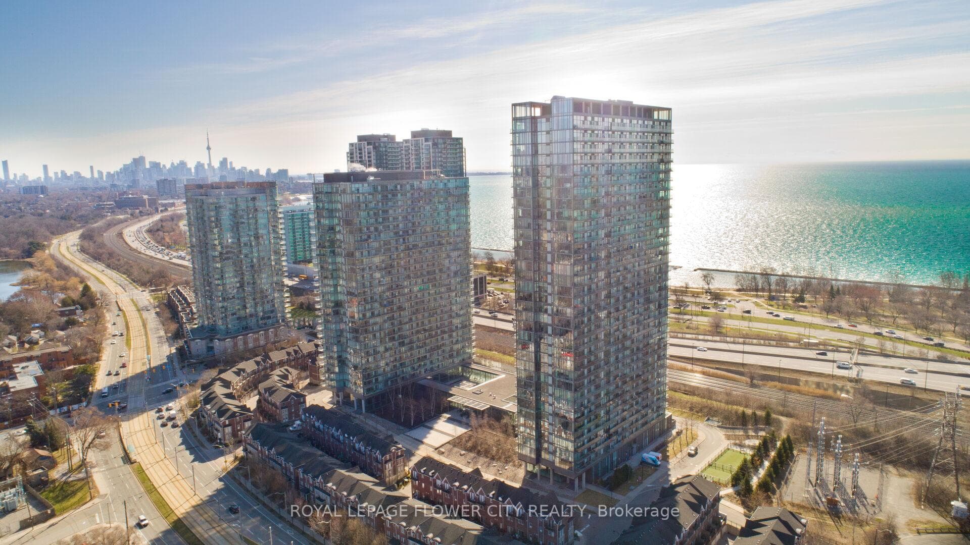 105 The Queensway Avenue Unit 415, High Park / Junction / Roncesvalles, ON M6S 5B5 - Photo 1
