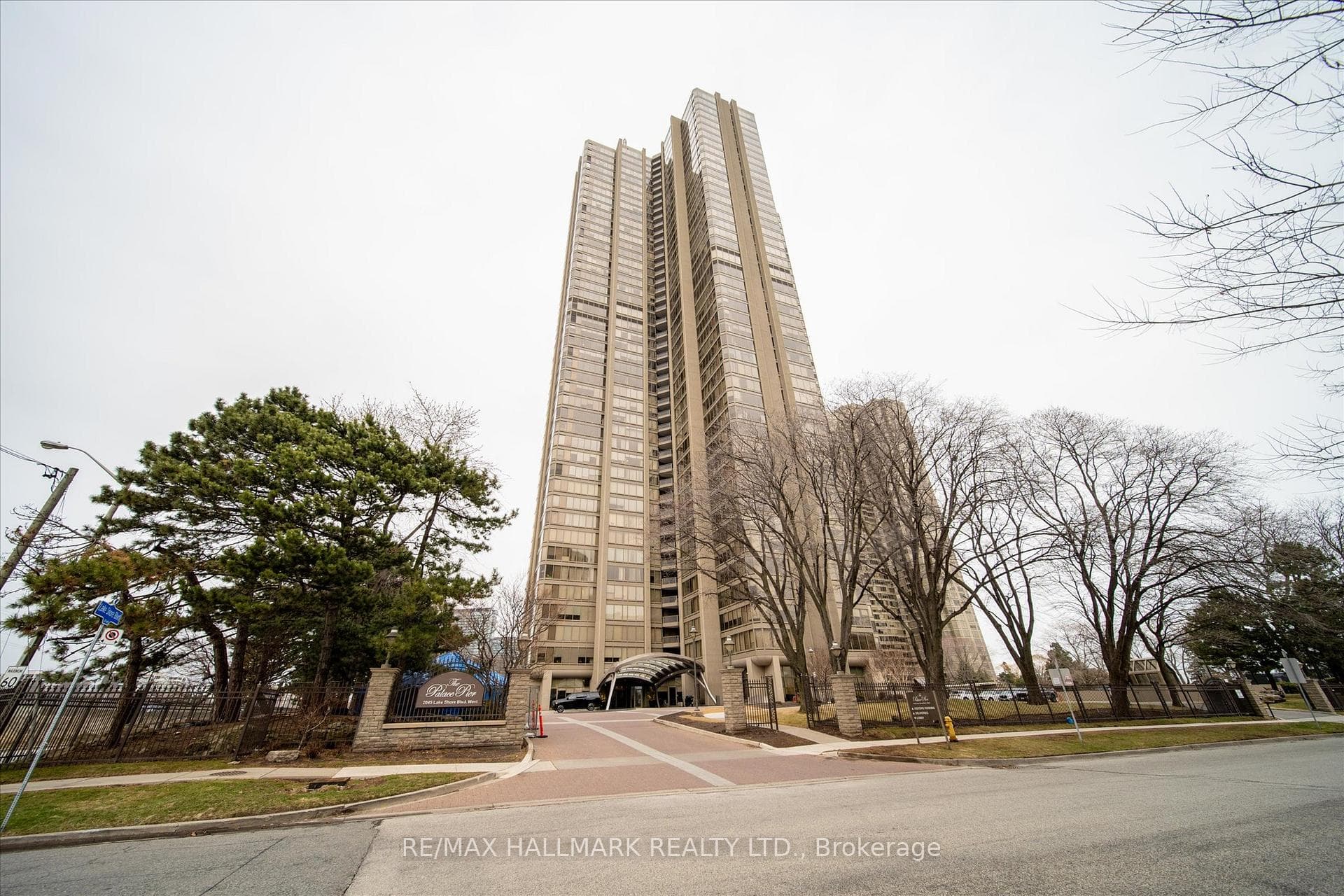2045 Lakeshore Boulevard Unit 1905, Liberty Village / Parkdale / South Parkdale, ON M8V 2Z6 - Photo 1